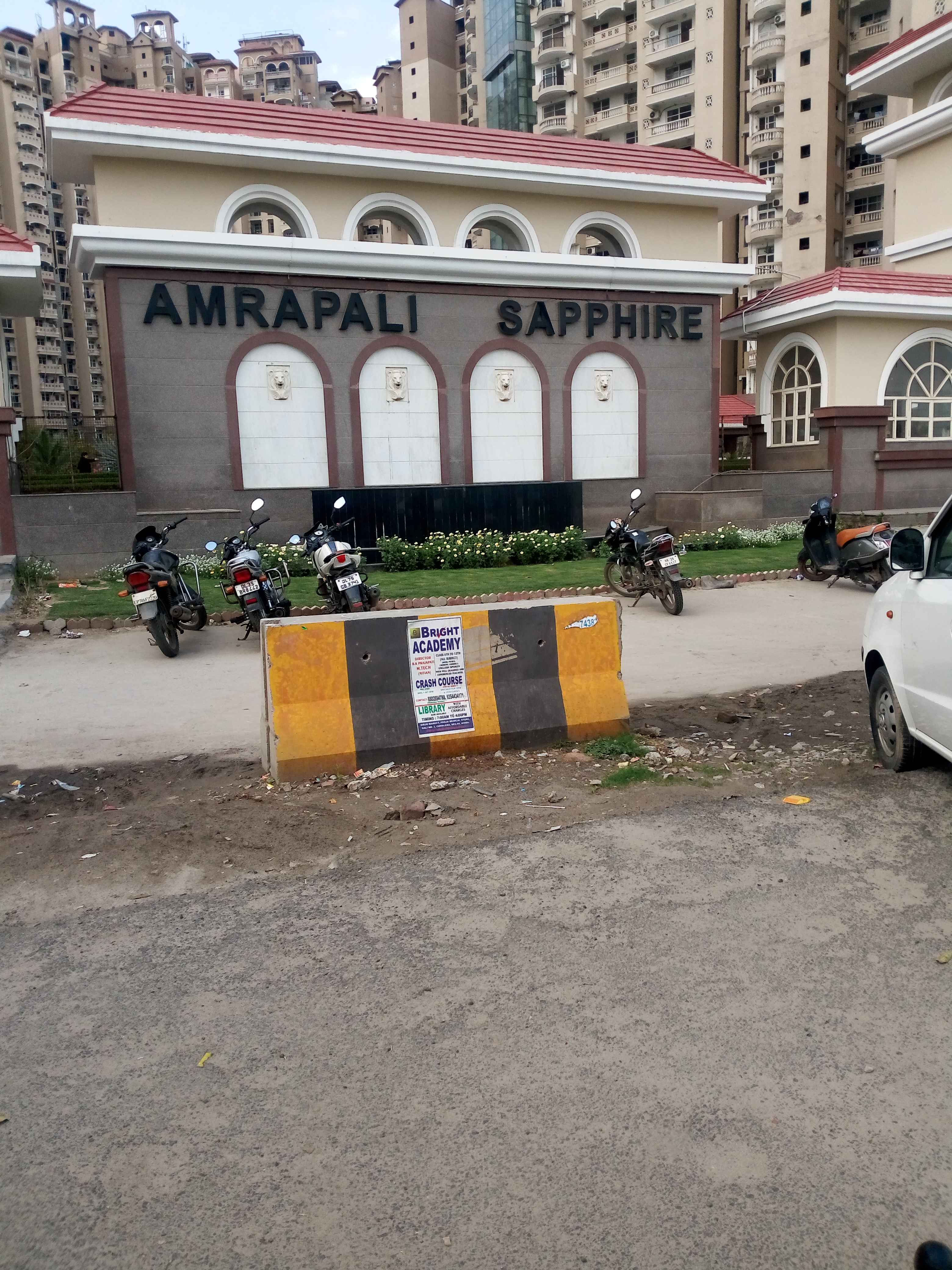Amarpali Sapphire Parking