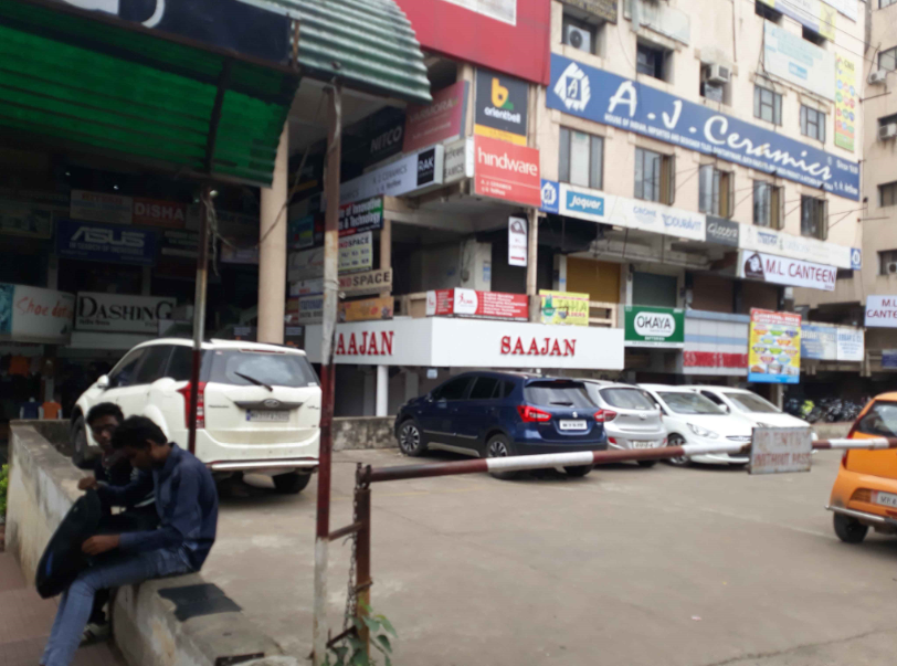 j b complex parking sadar
