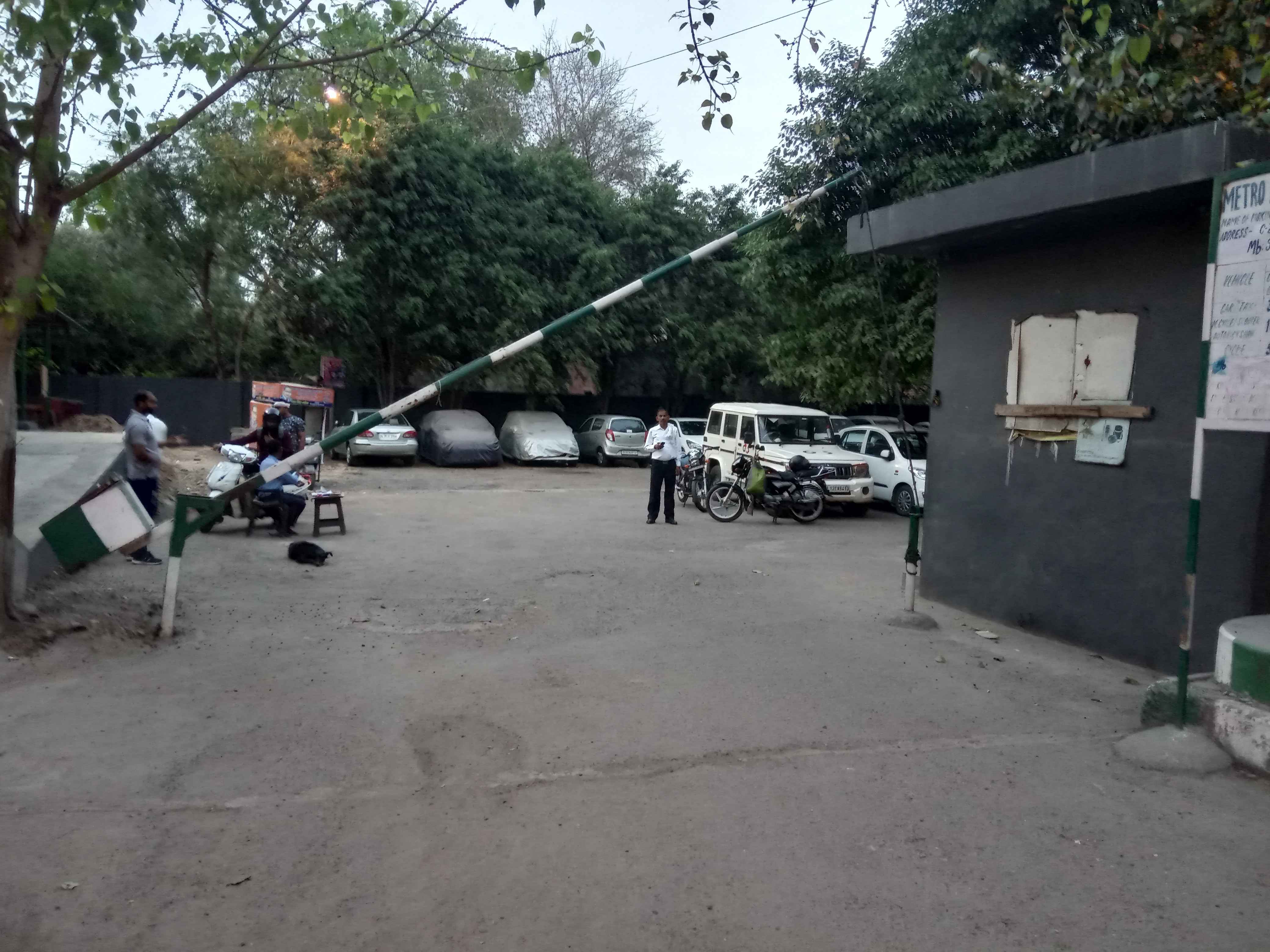 punjabi bagh metro station parking lot