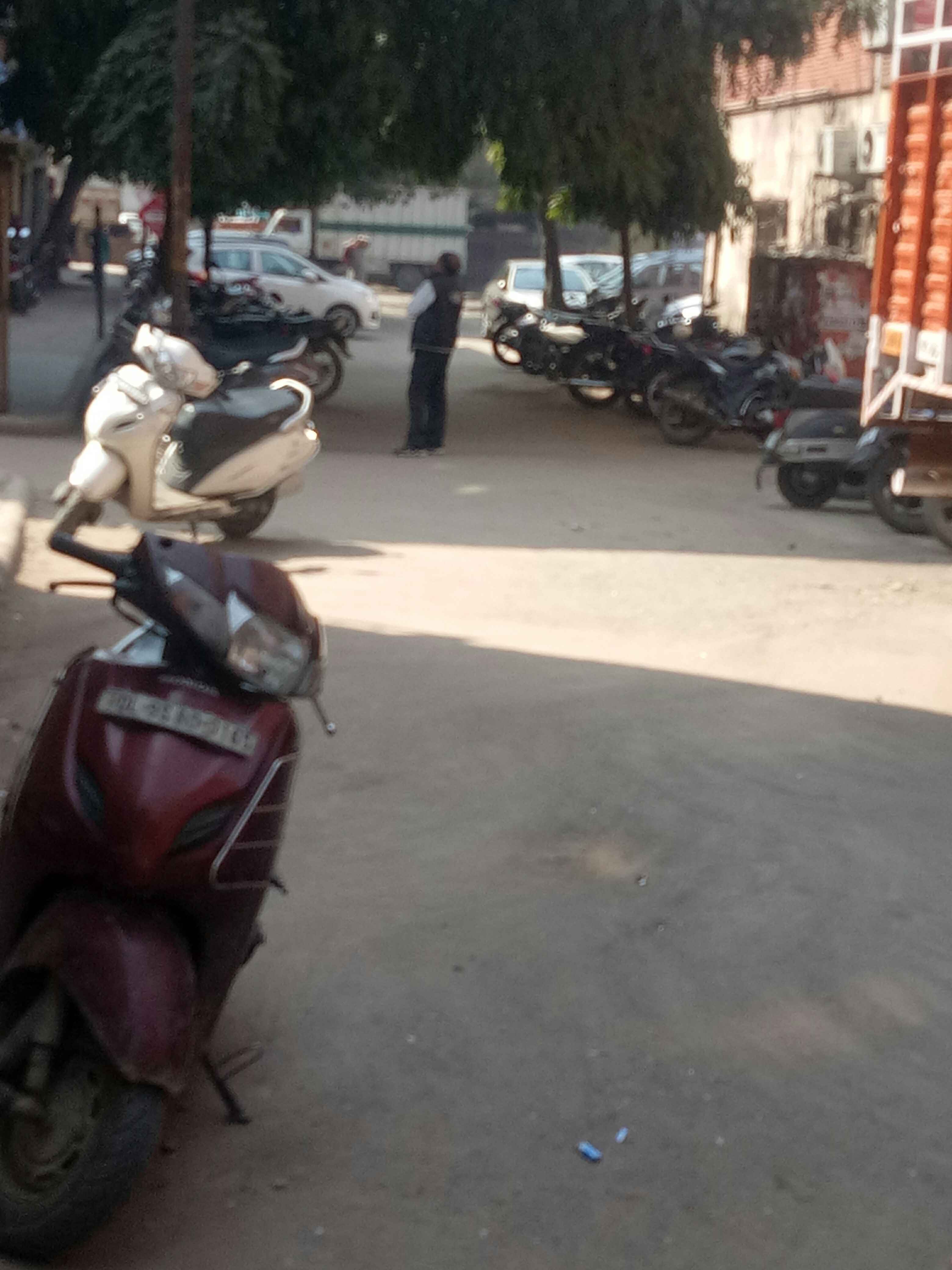 maya puri parking gate no 4 In Dehli