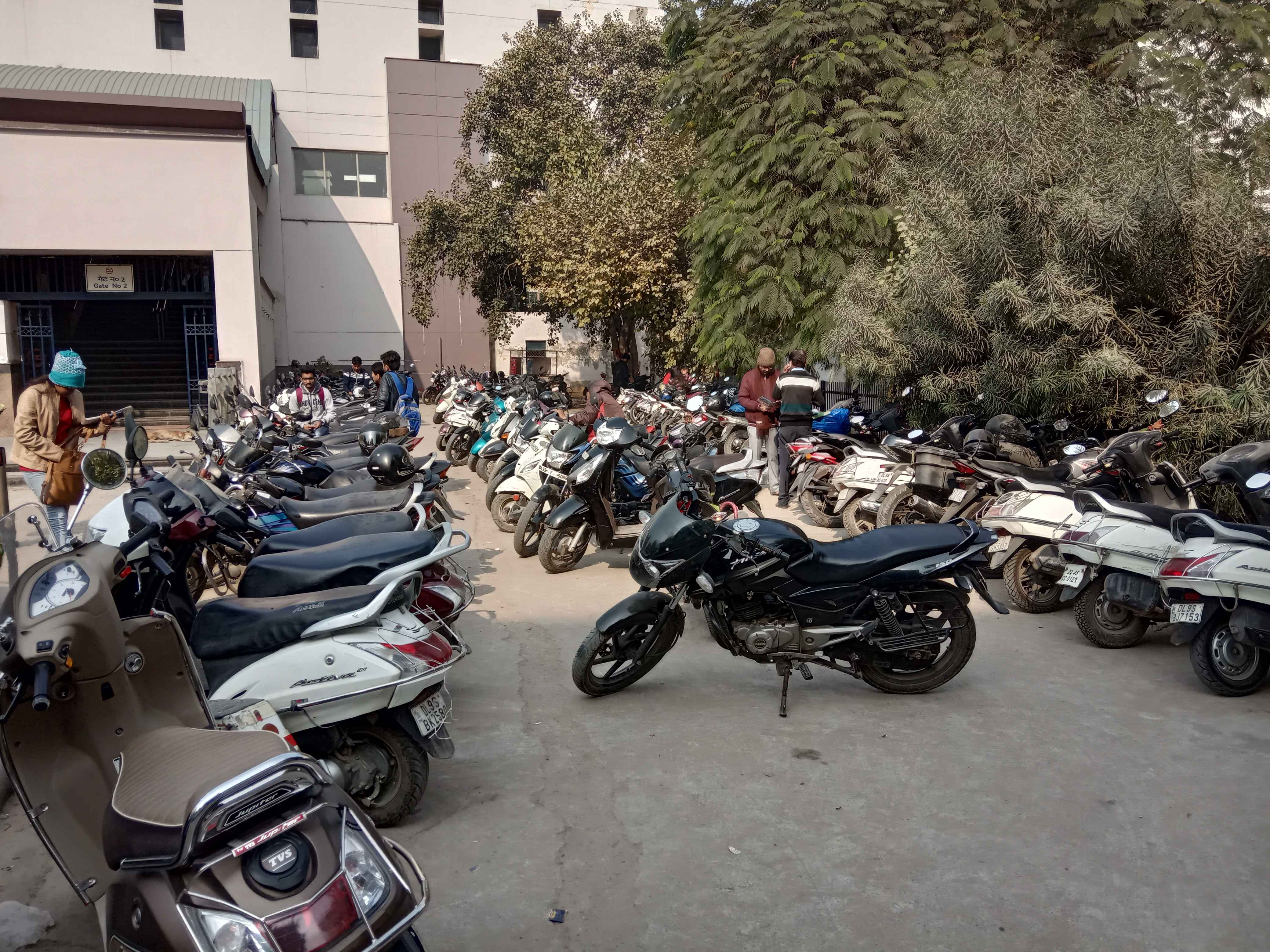 dwarka more metro station parking gate no 2 In New Delhi
