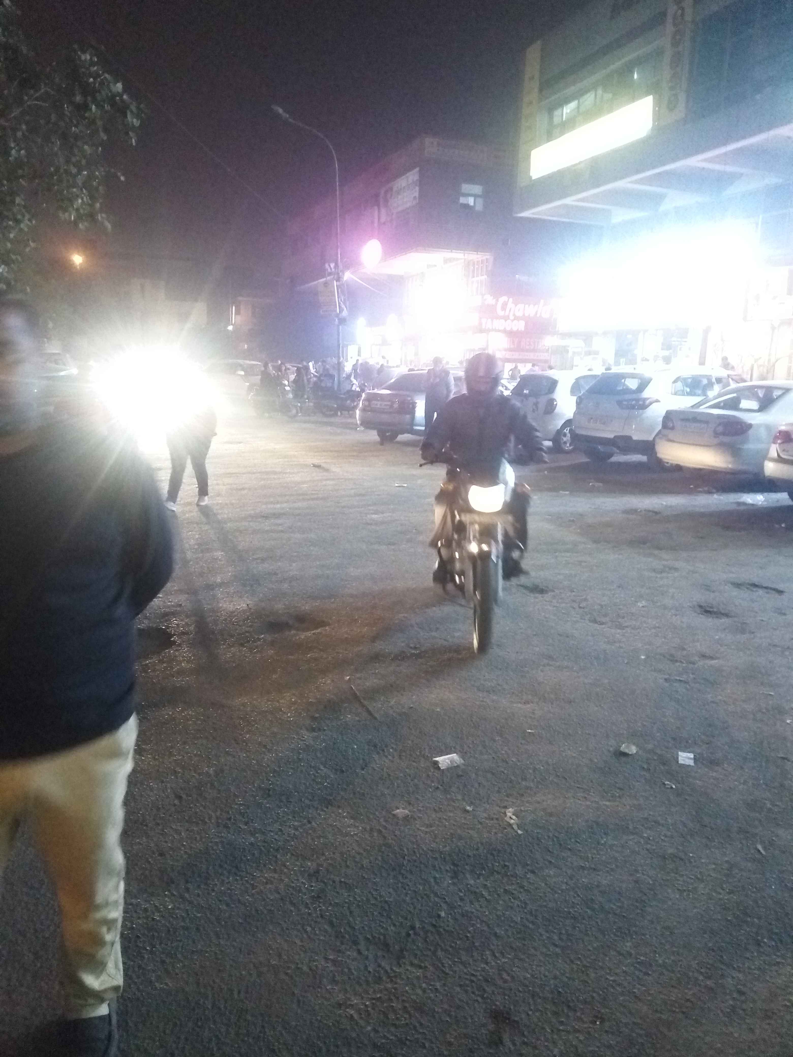 karkarduma community center parking In New Delhi
