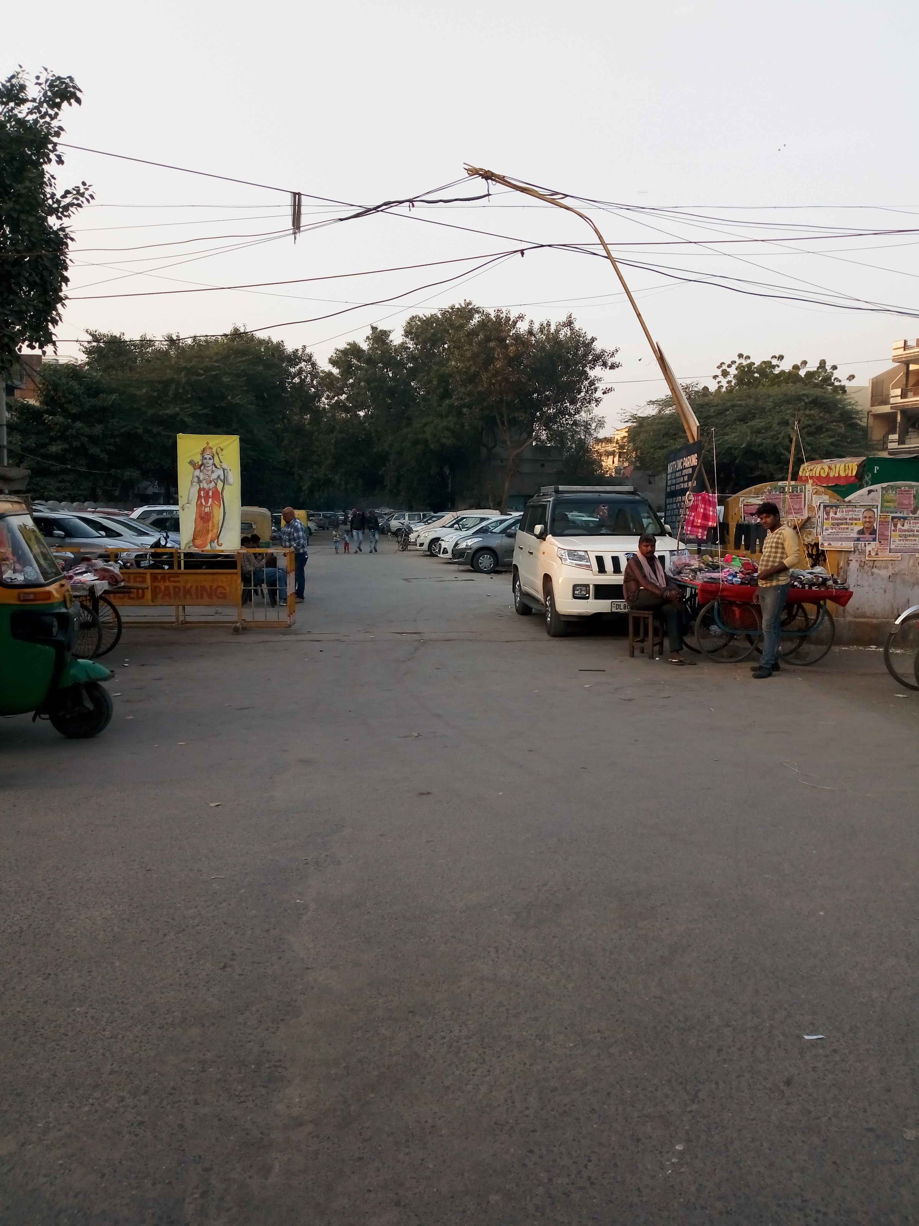 sudarshan park moti nagar parking In New Delhi