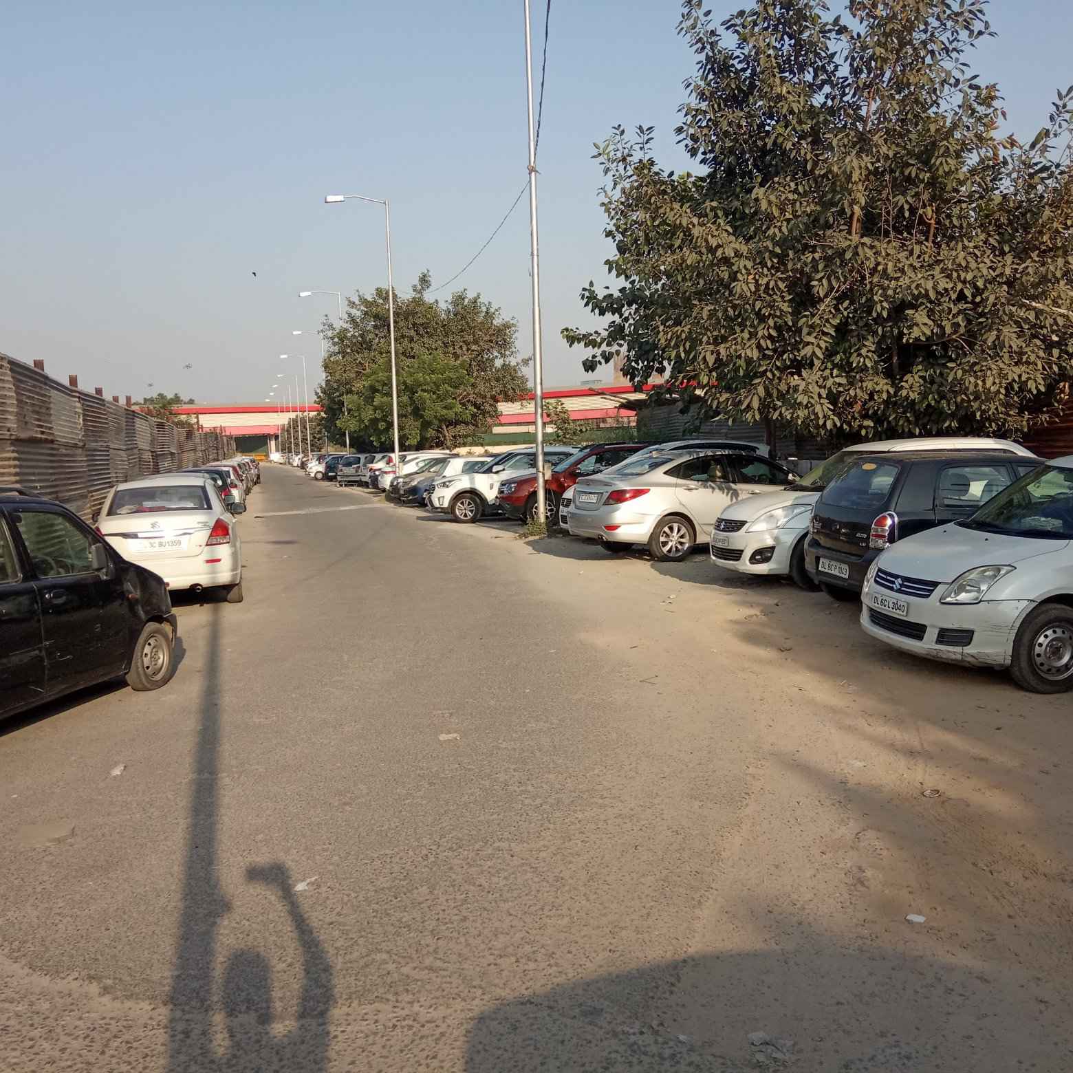 netaji subhash palace metro station parking