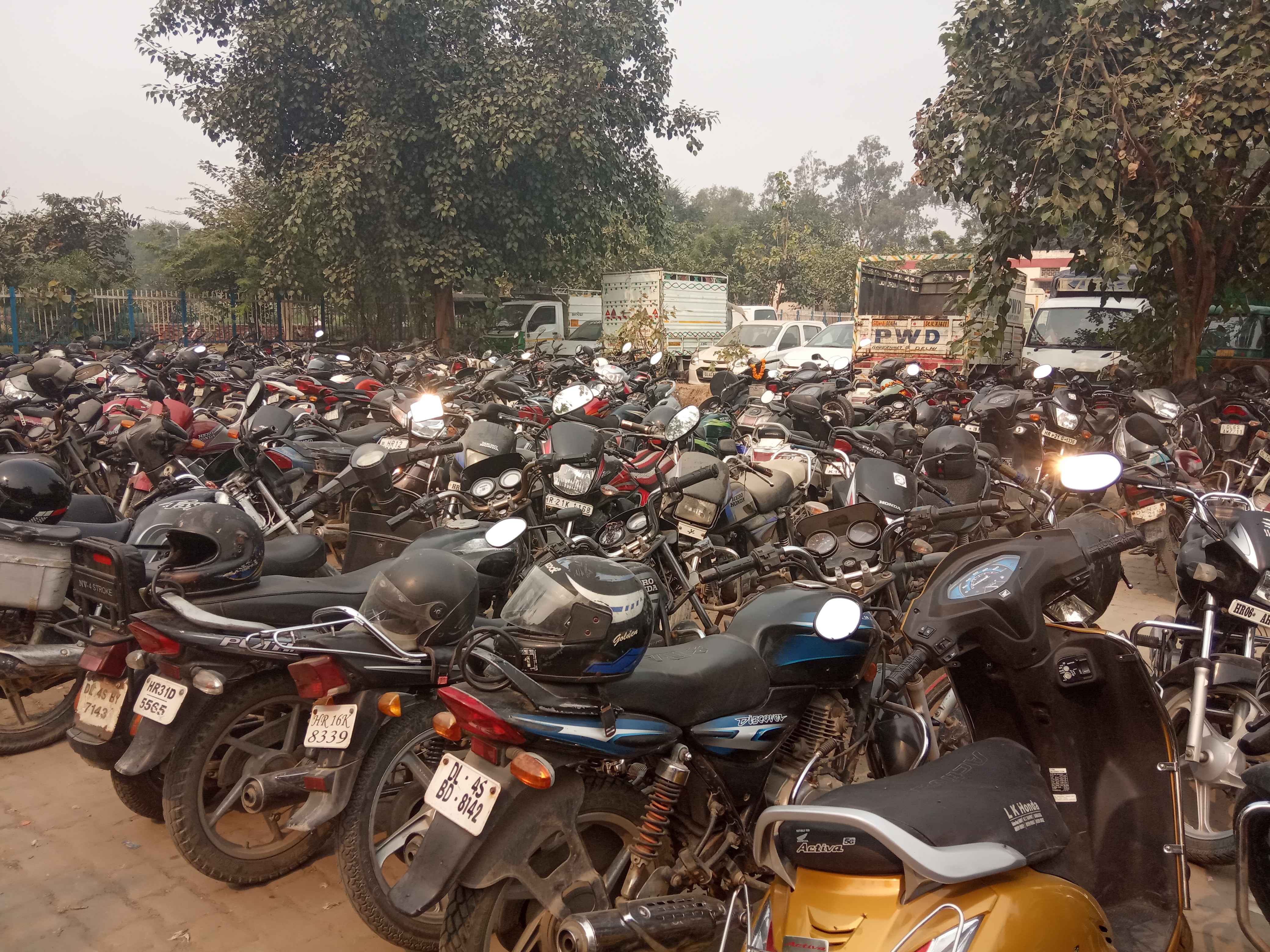 nangloi railway station parking In Nangloi