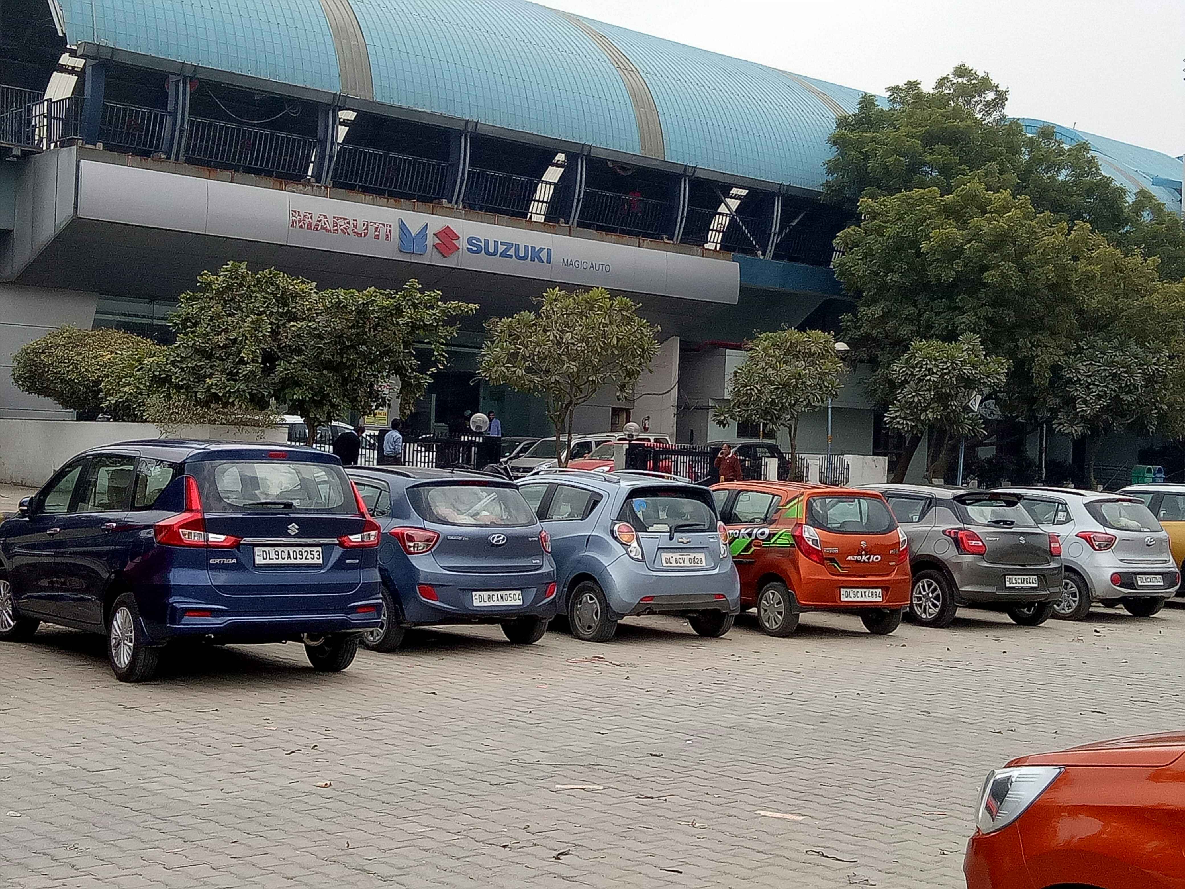 maruti shoroom parking plot 2