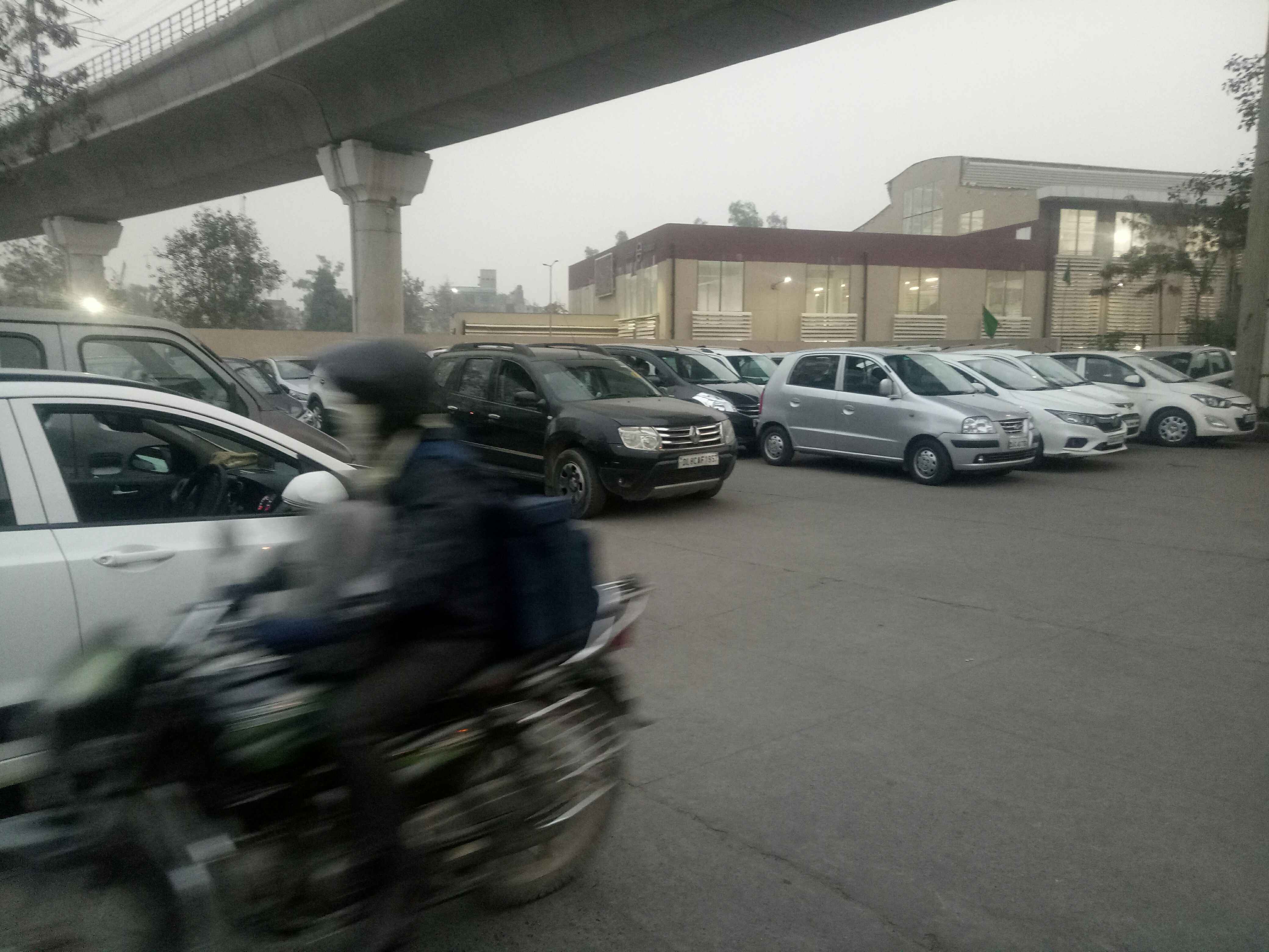 azadpur metro station parking In Dehli