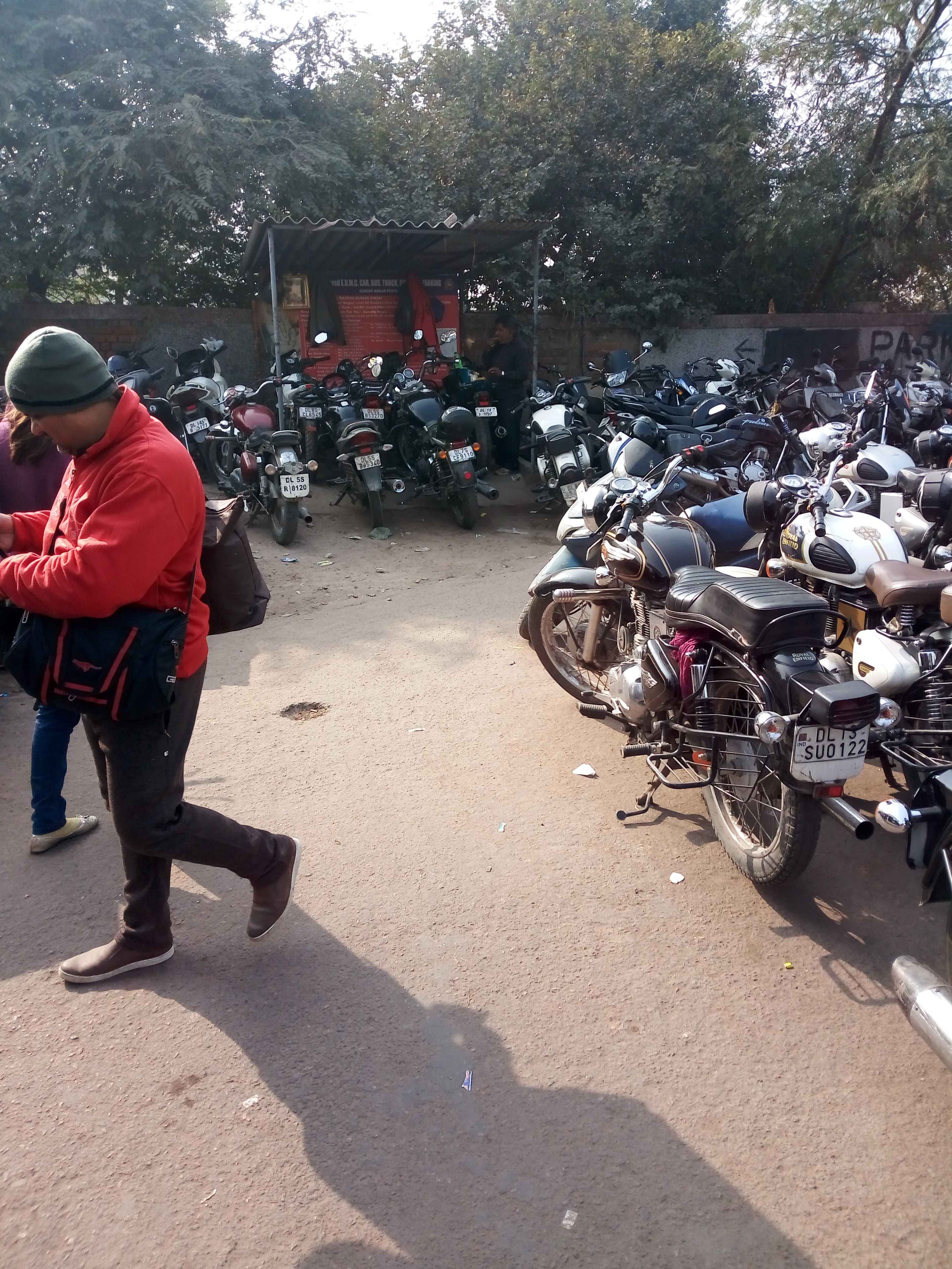 gandhi nagar pushta road parking