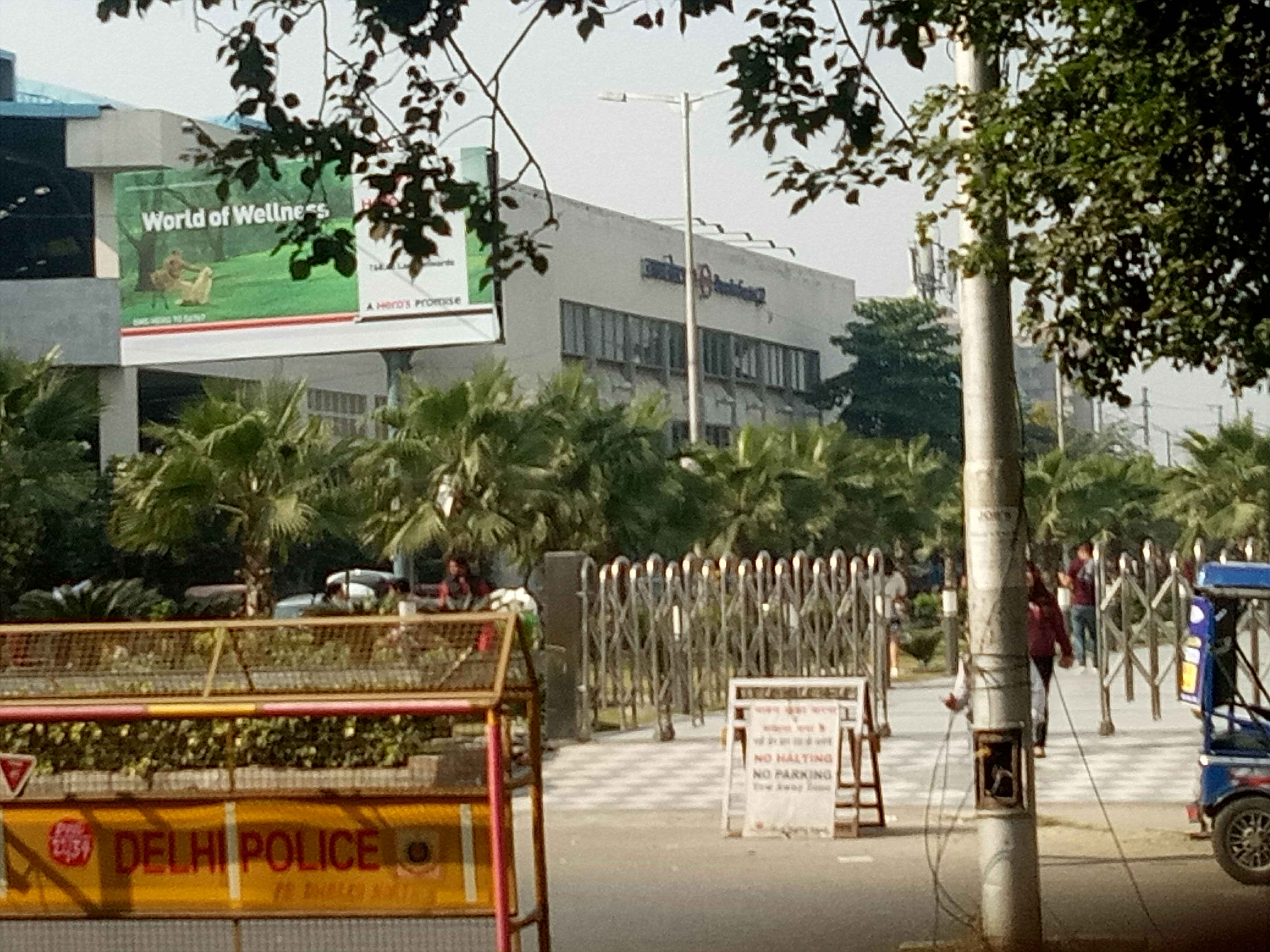dwarka sector 12 metro parking In New Delhi