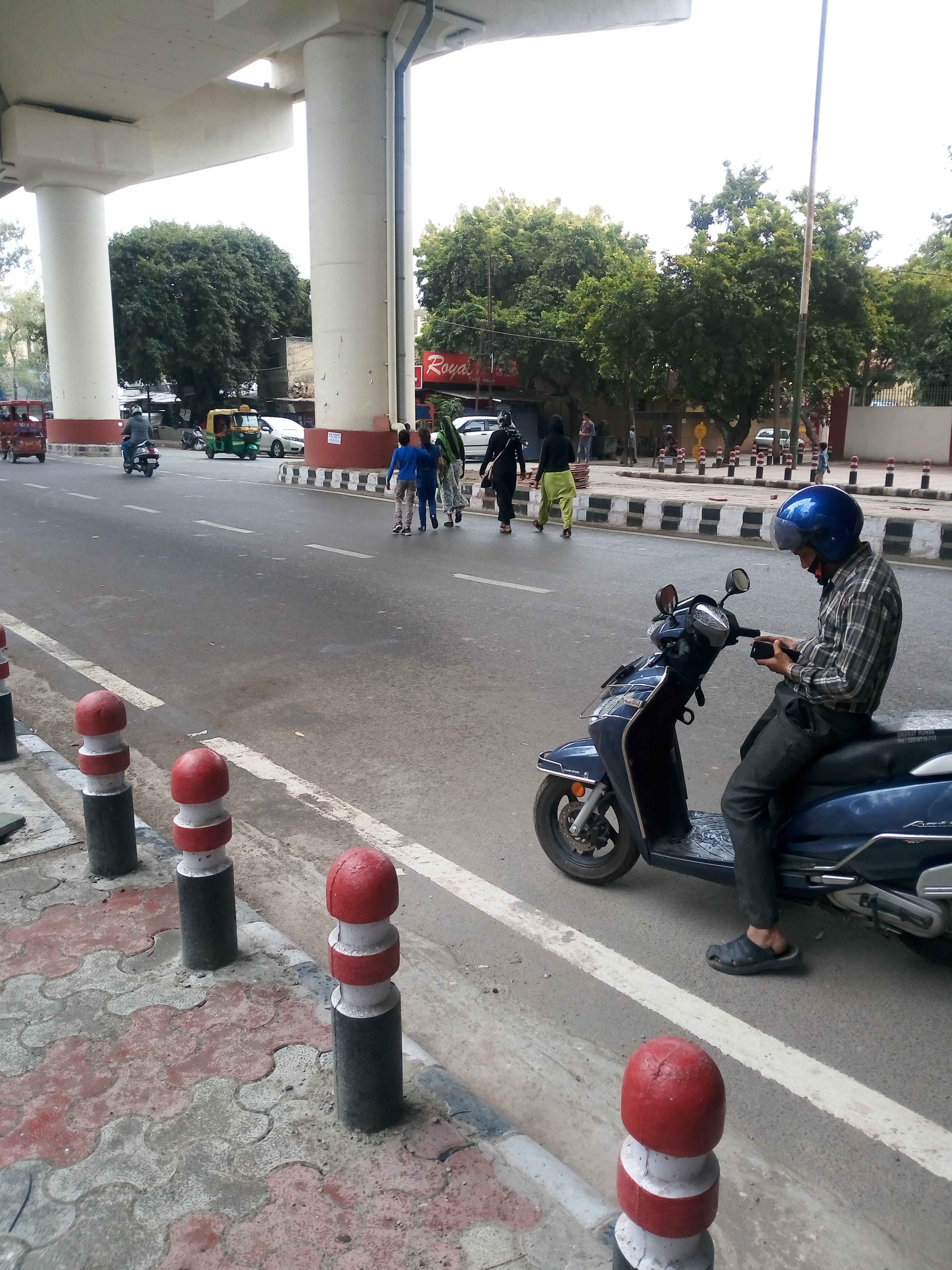 mayur vihar pocket 1 parking