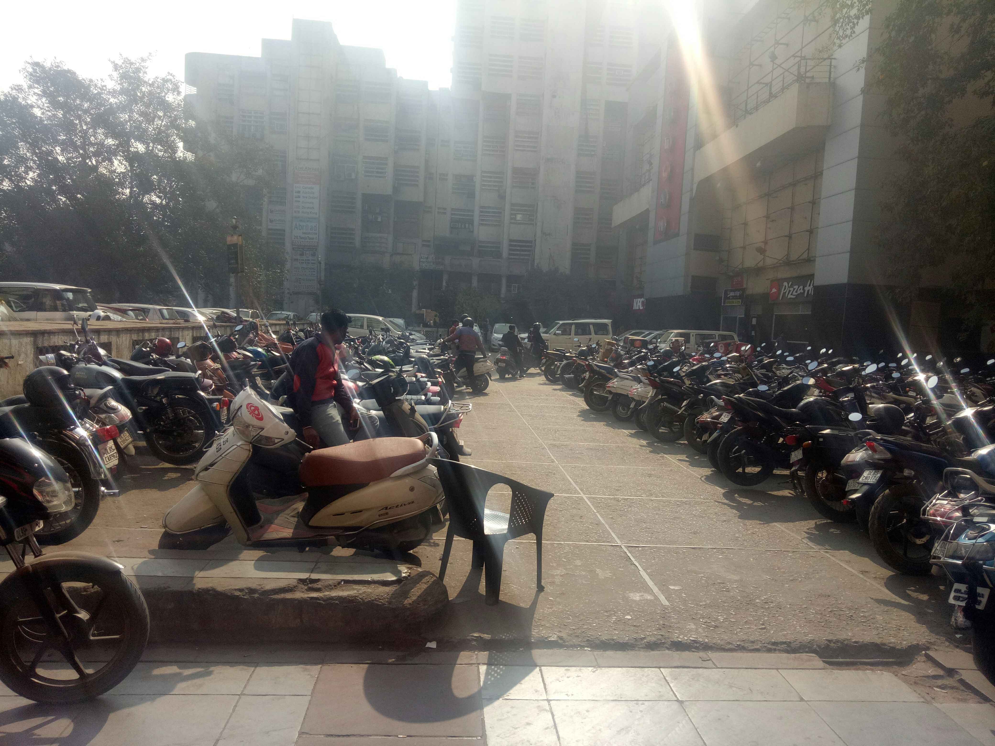 sdmc parking plot 1 distict center jankpuri In New Delhi