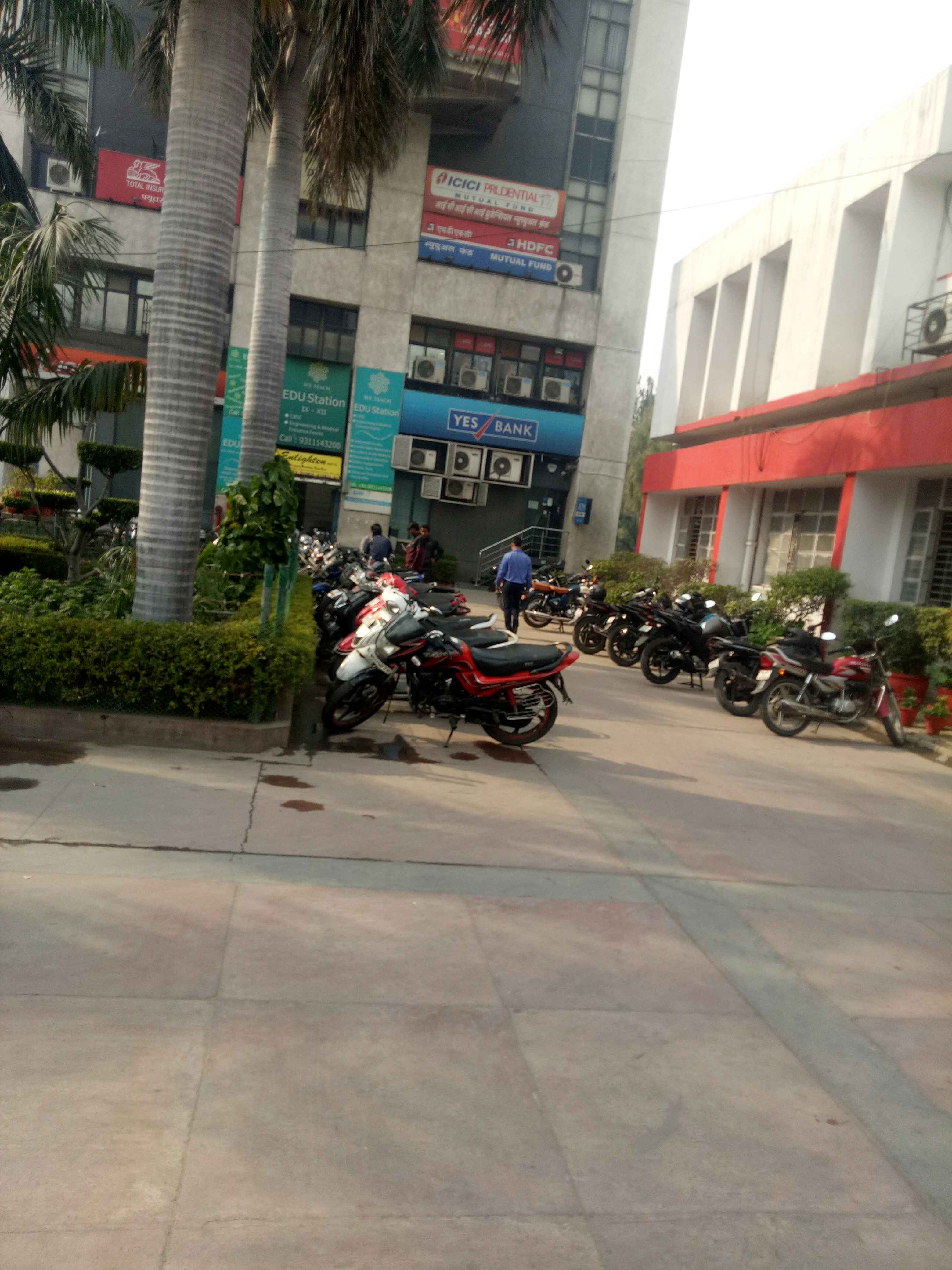 Mahatta Tower Janakpuri Parking