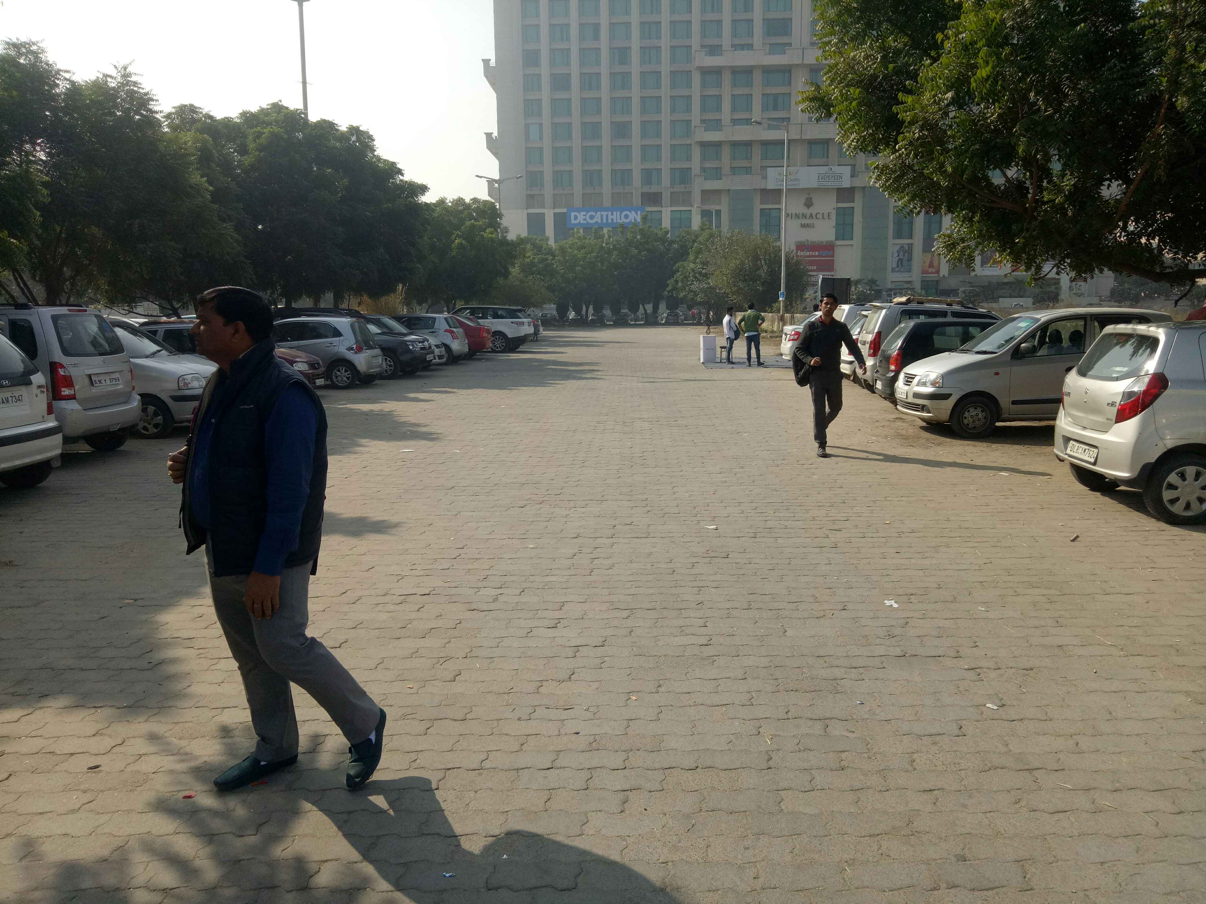 dwraka sector 10 parking In New Delhi