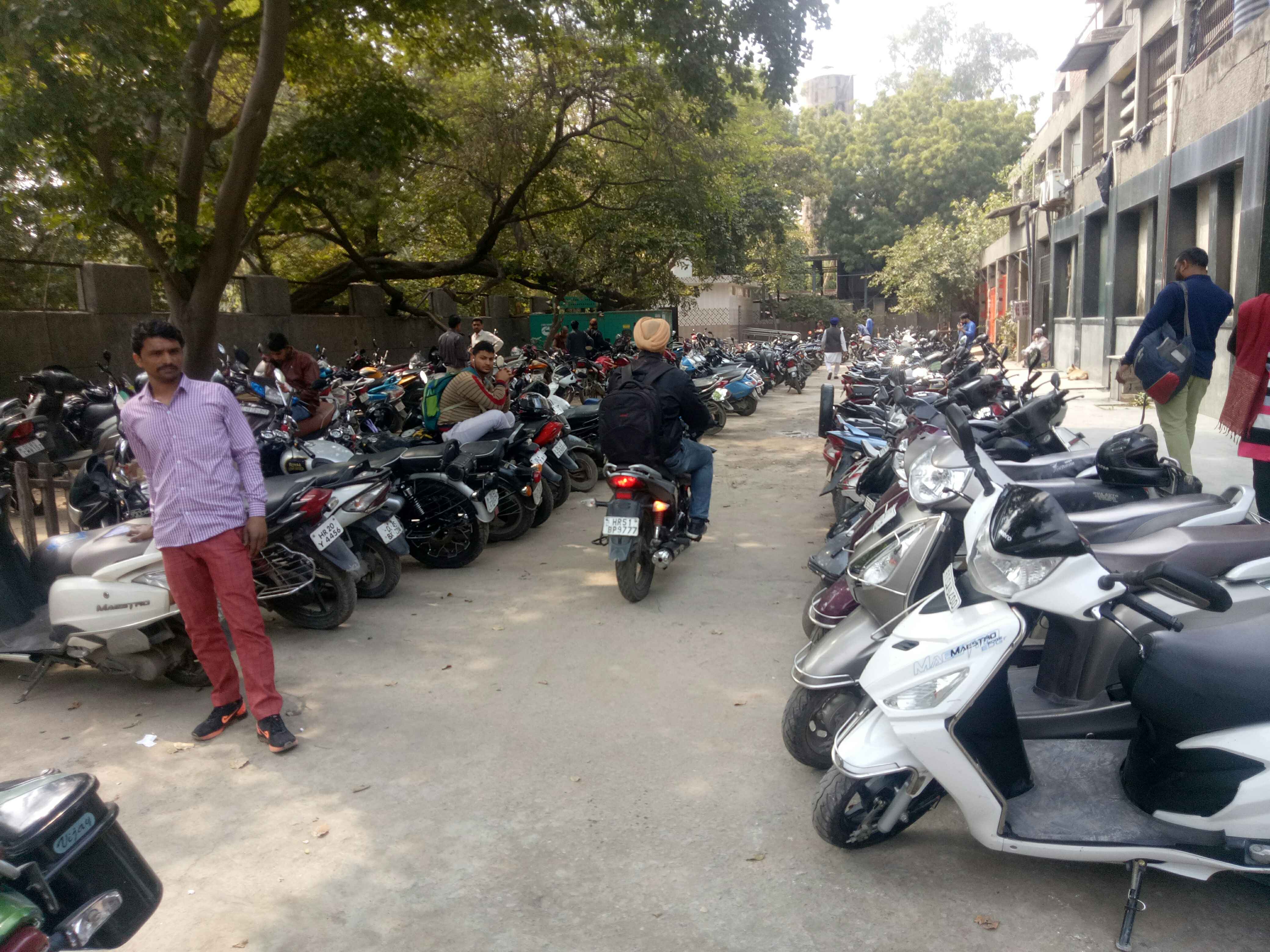 janak puri authority parking point 5 In Dehli