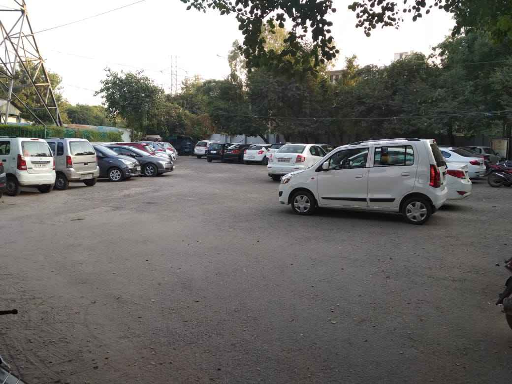 kohat enclave metro station gate no 2 parking In New Delhi