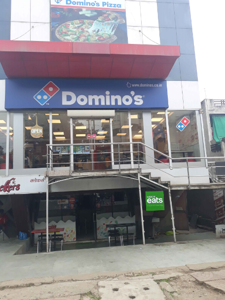 dominos parking