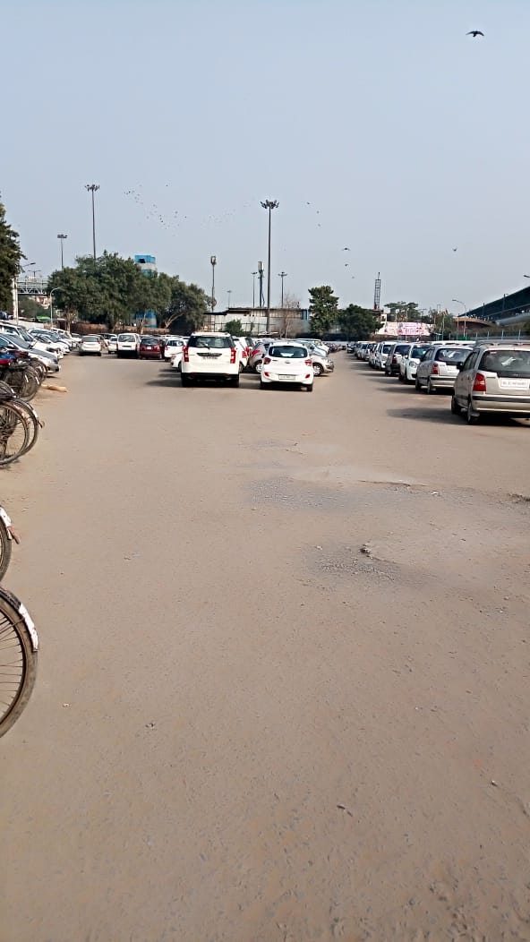 seelempur metro station parking
