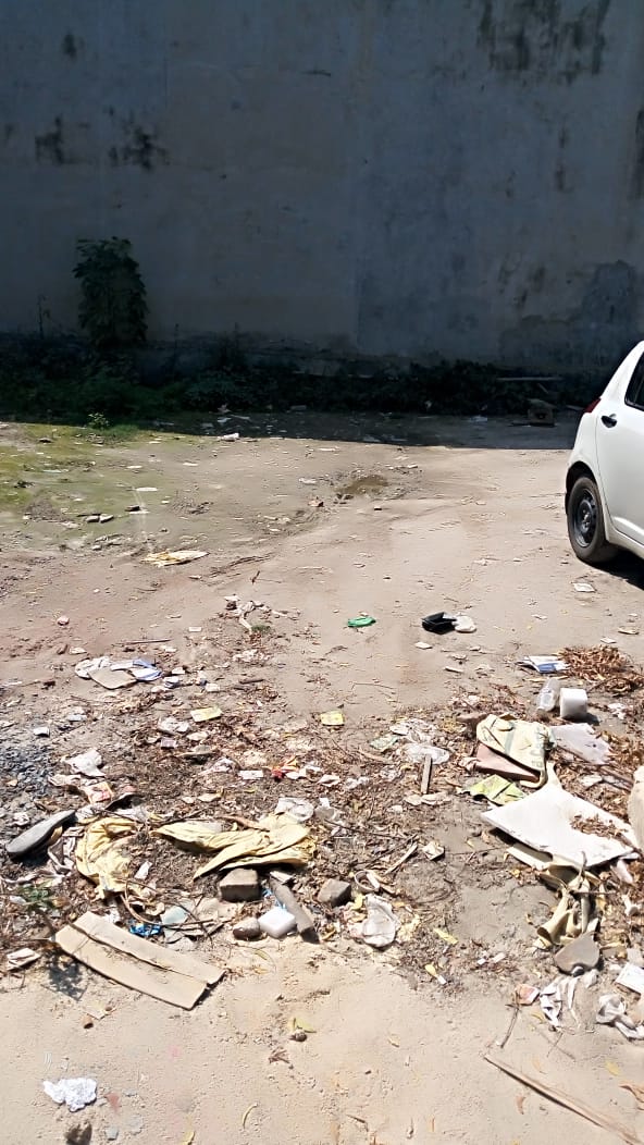 Plot no 288b 15 noida parking