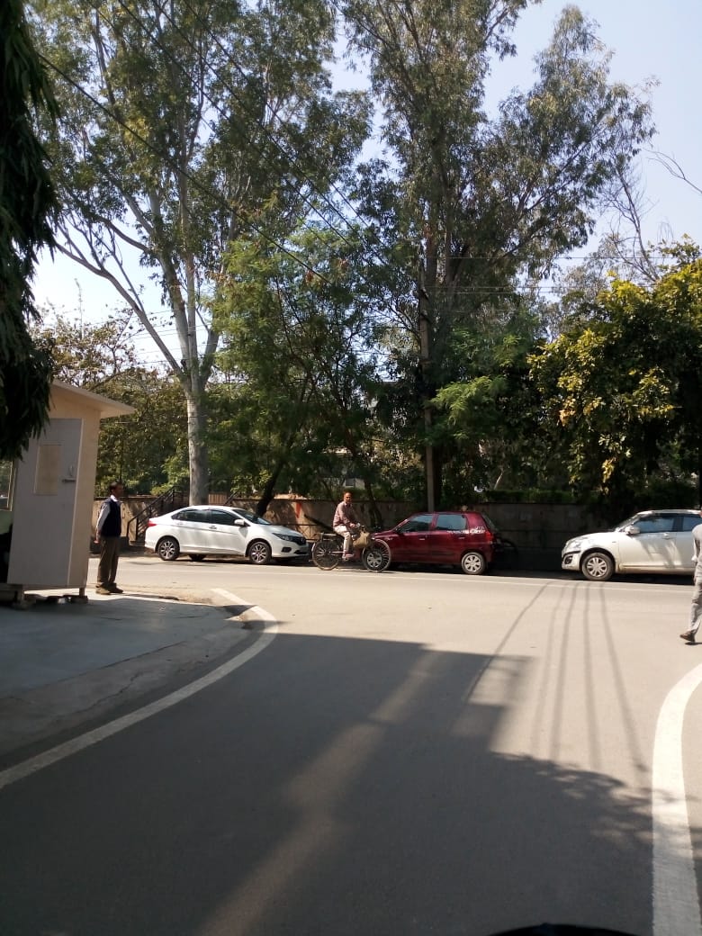 d 318 defence colony parking