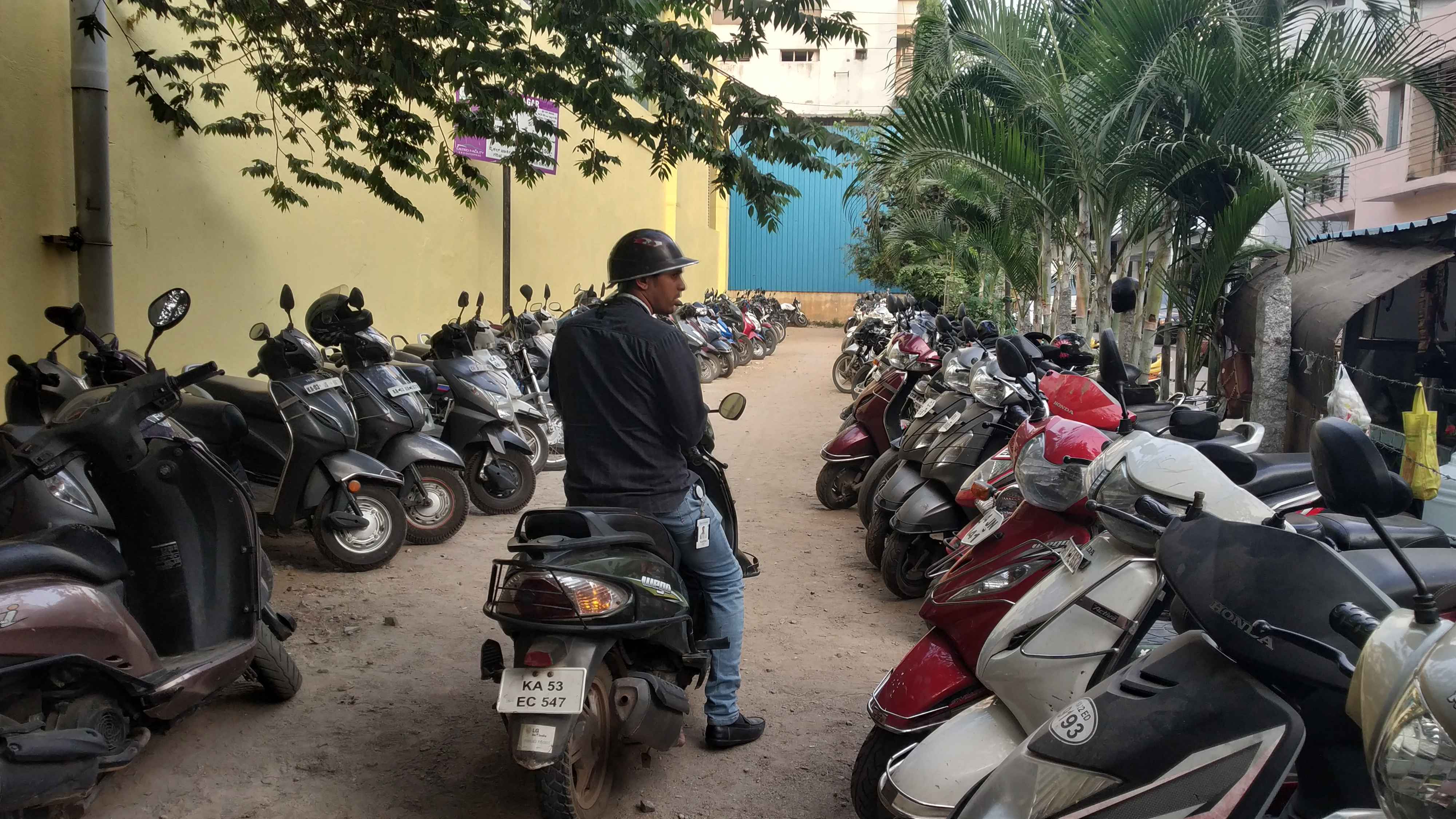 Indiranagar Metro Parking In Bangalore