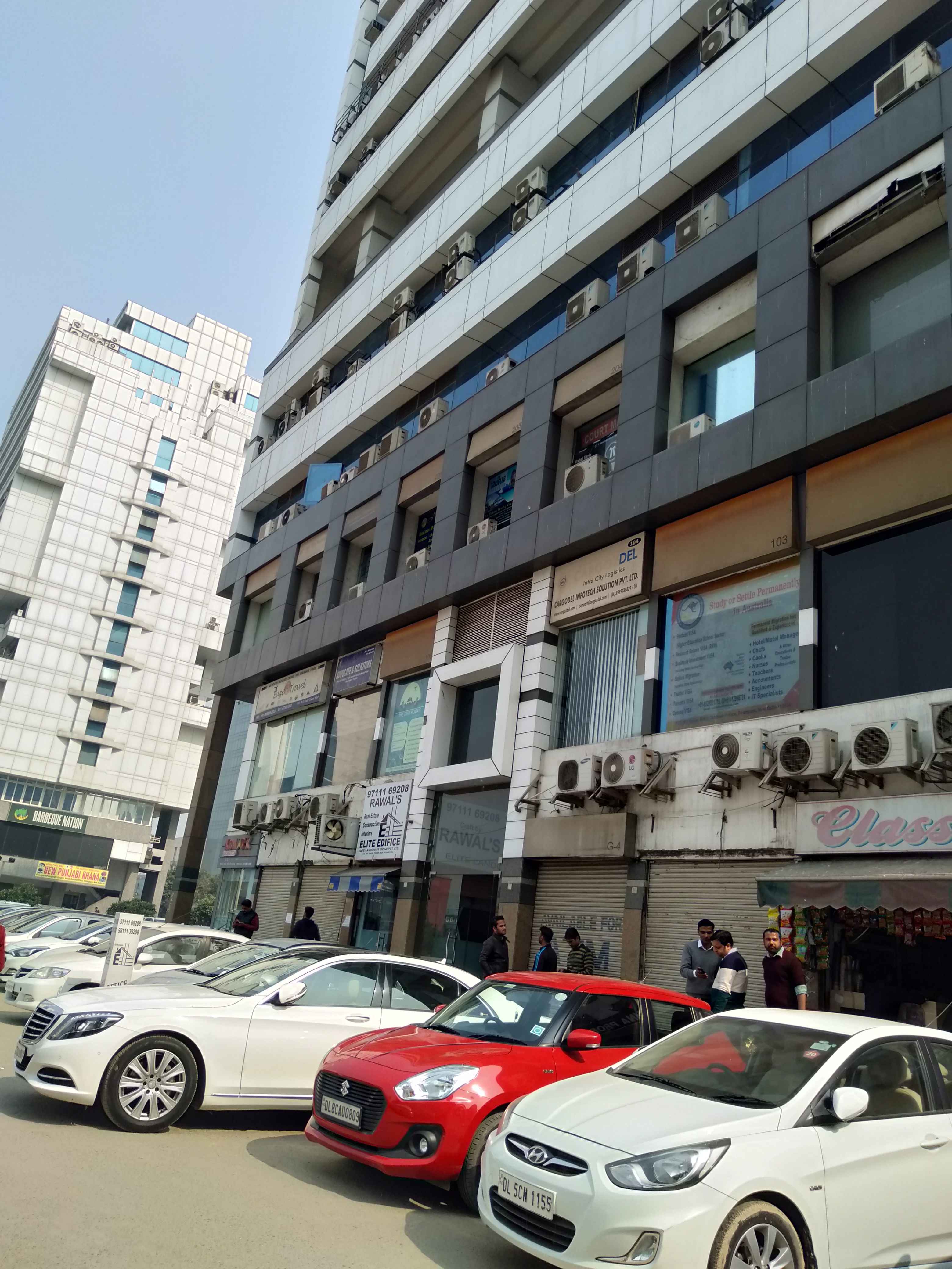 rg trade tower nsp point 15 parking