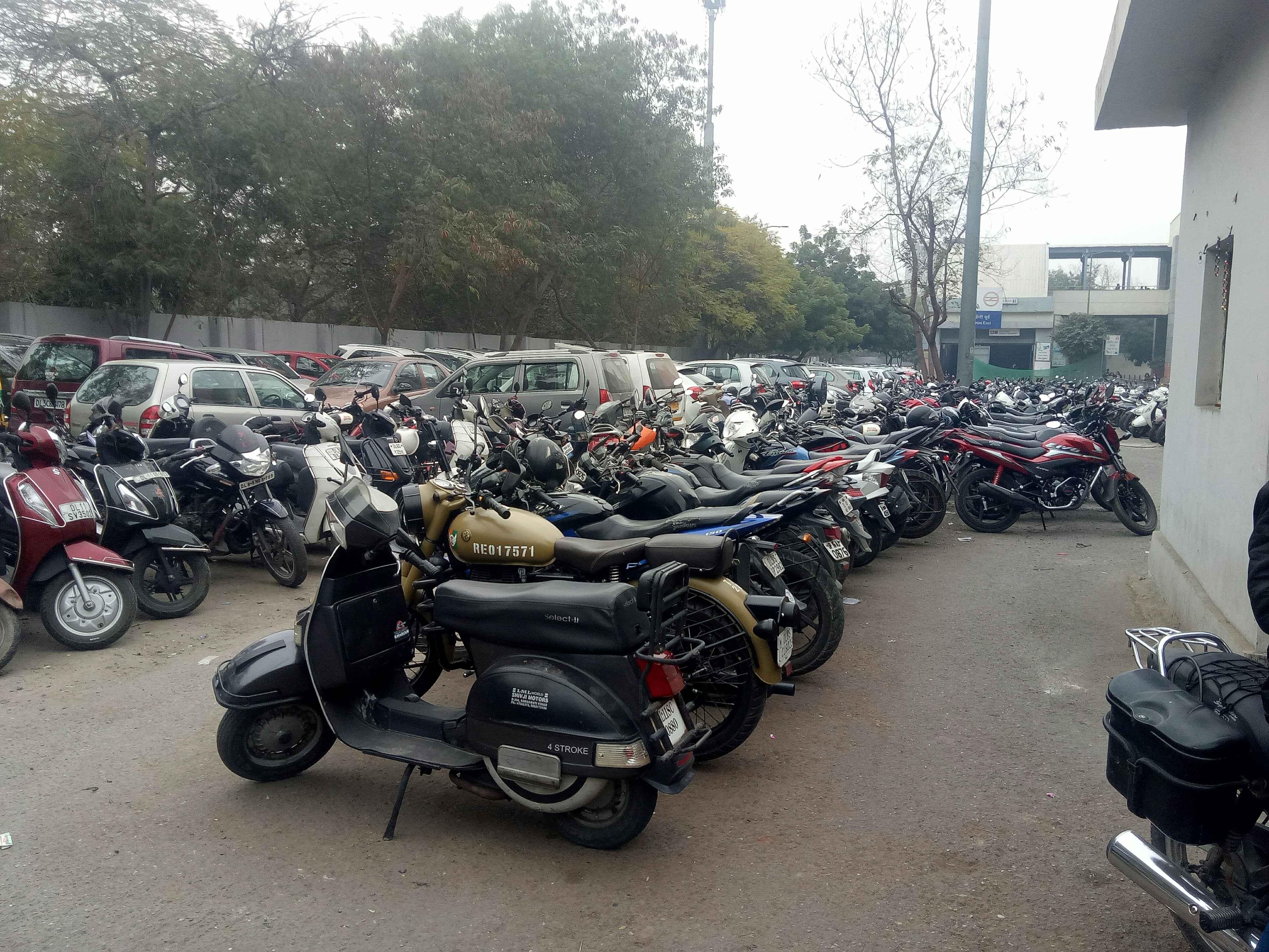 rohini east metro station parking In Delhi