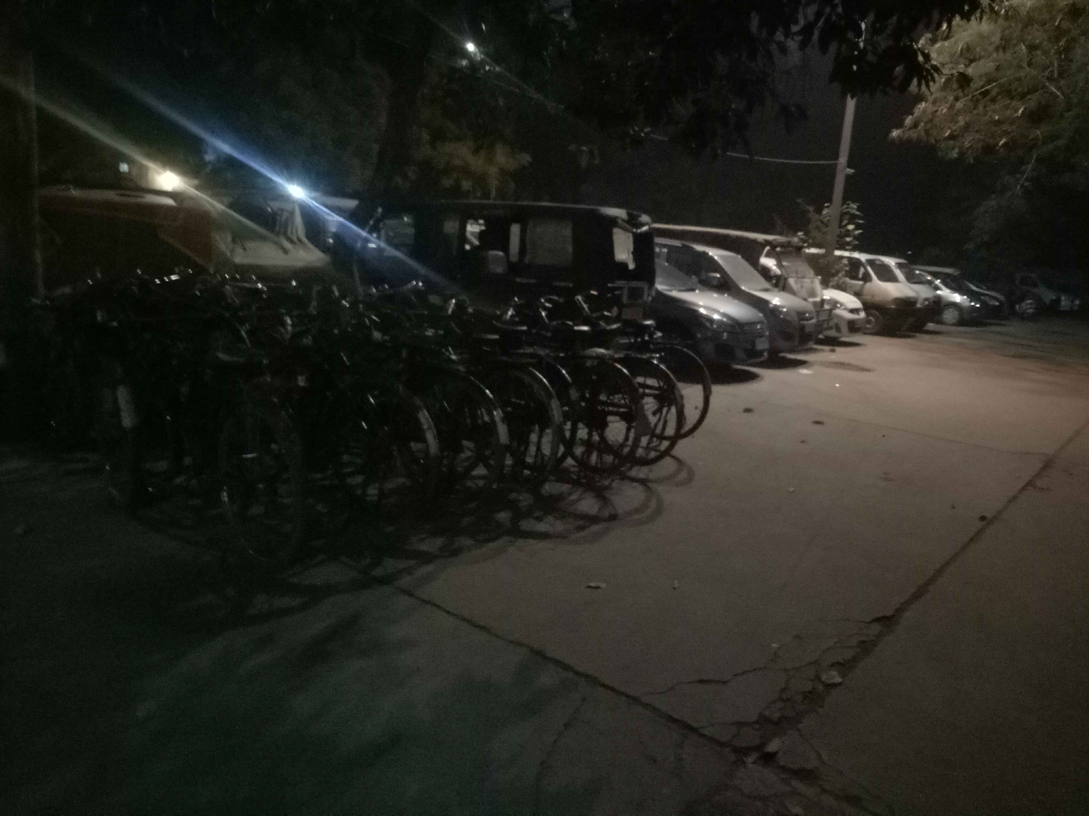 gtb nagar metro parking