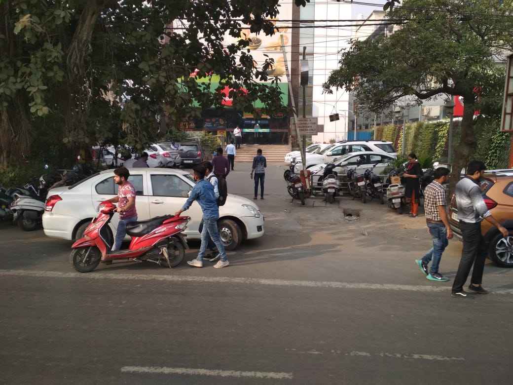 ndmc parking haldiram restaurant