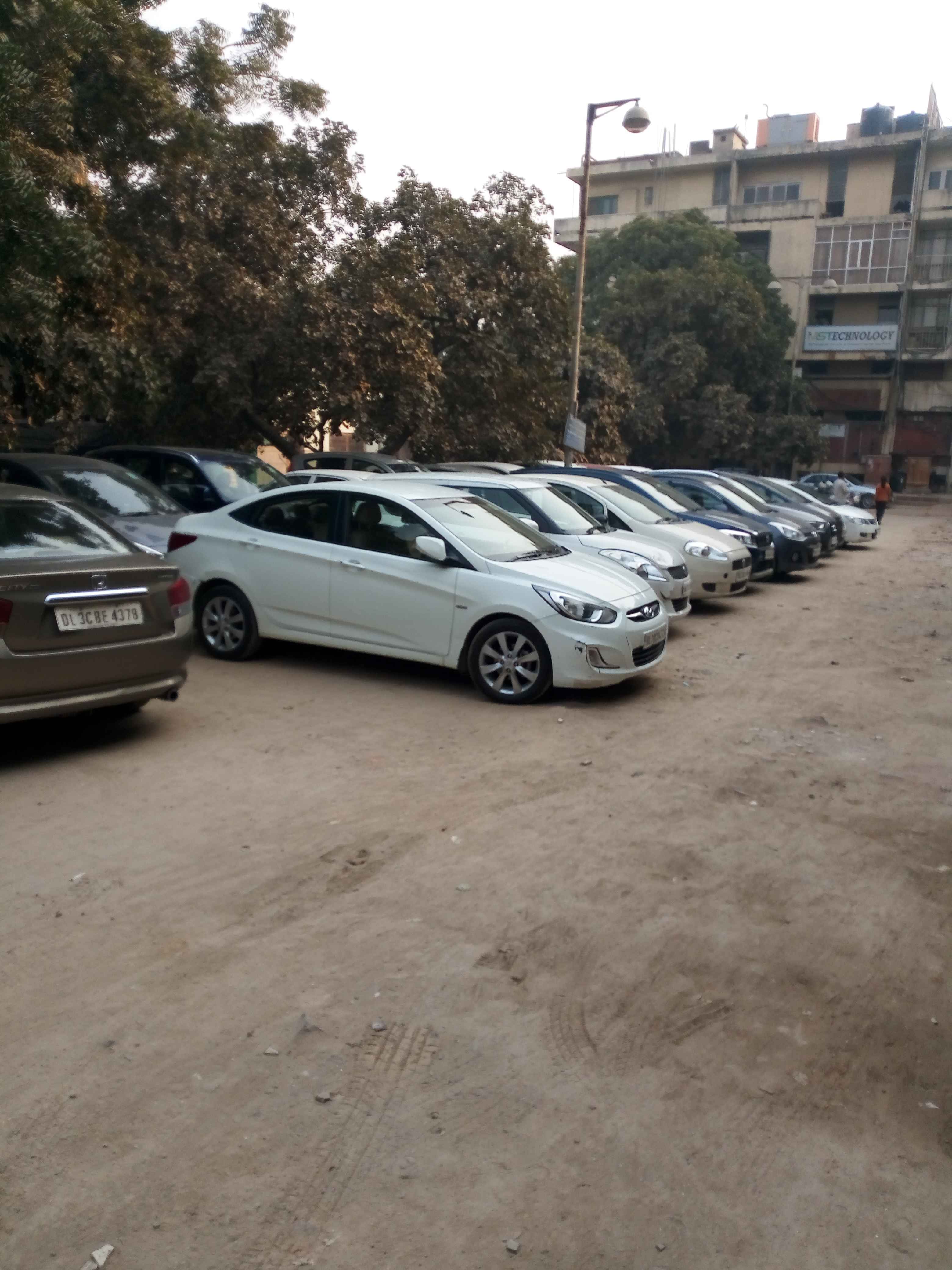 vasant vihar pvr back side parking In New Delhi