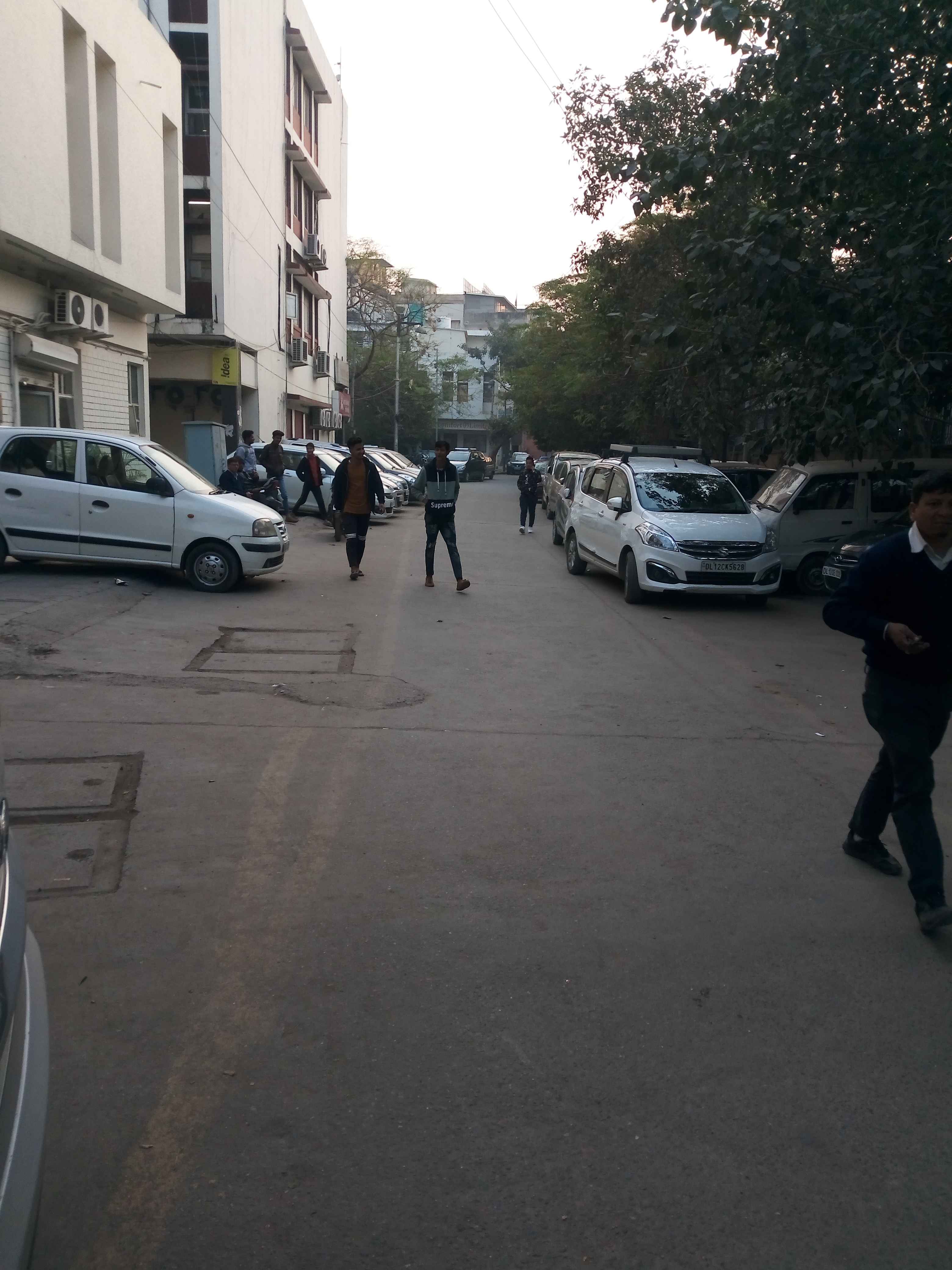 zamrudpur parking In New Delhi