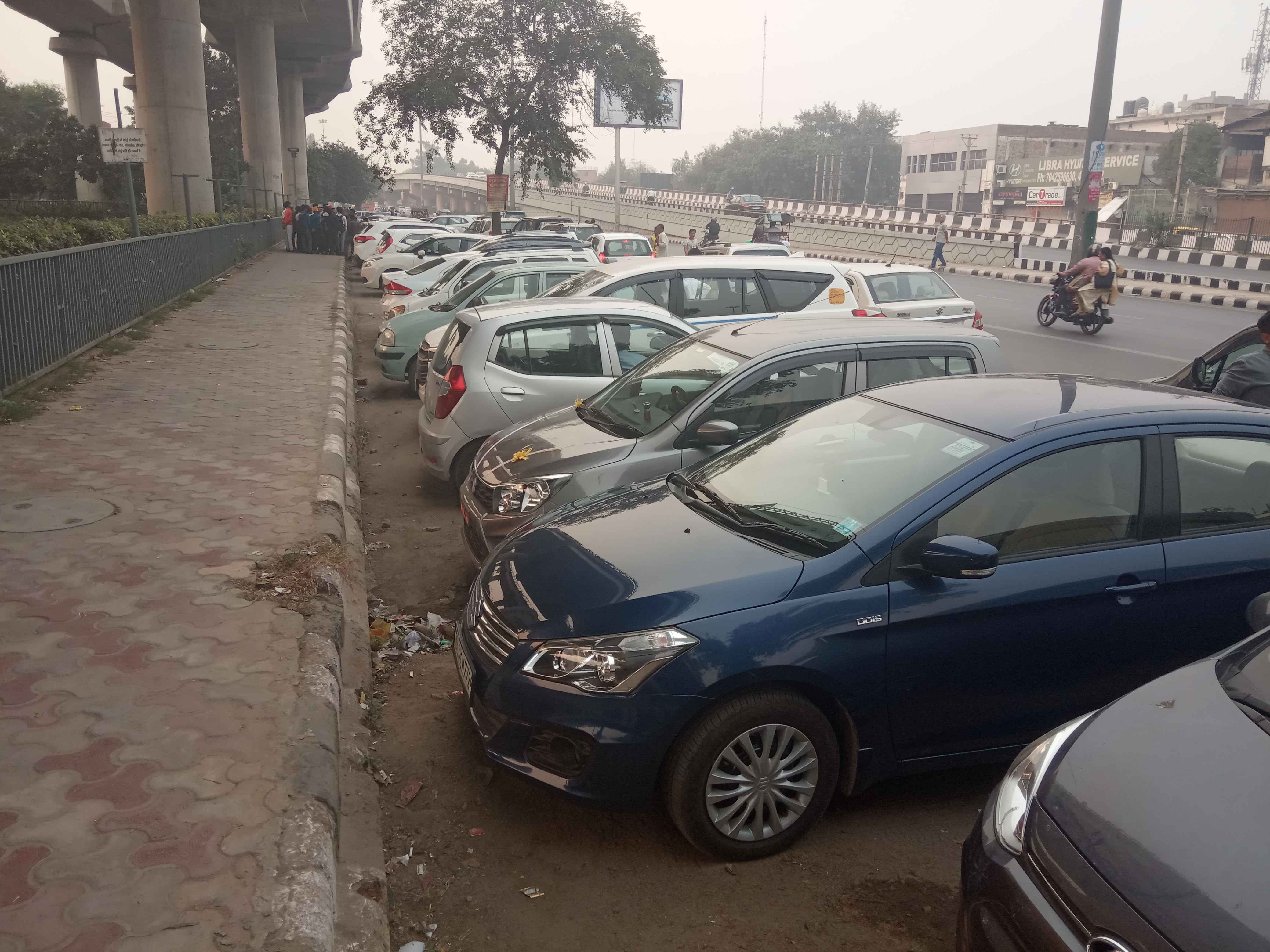 moments mall M C D parking In New Delhi