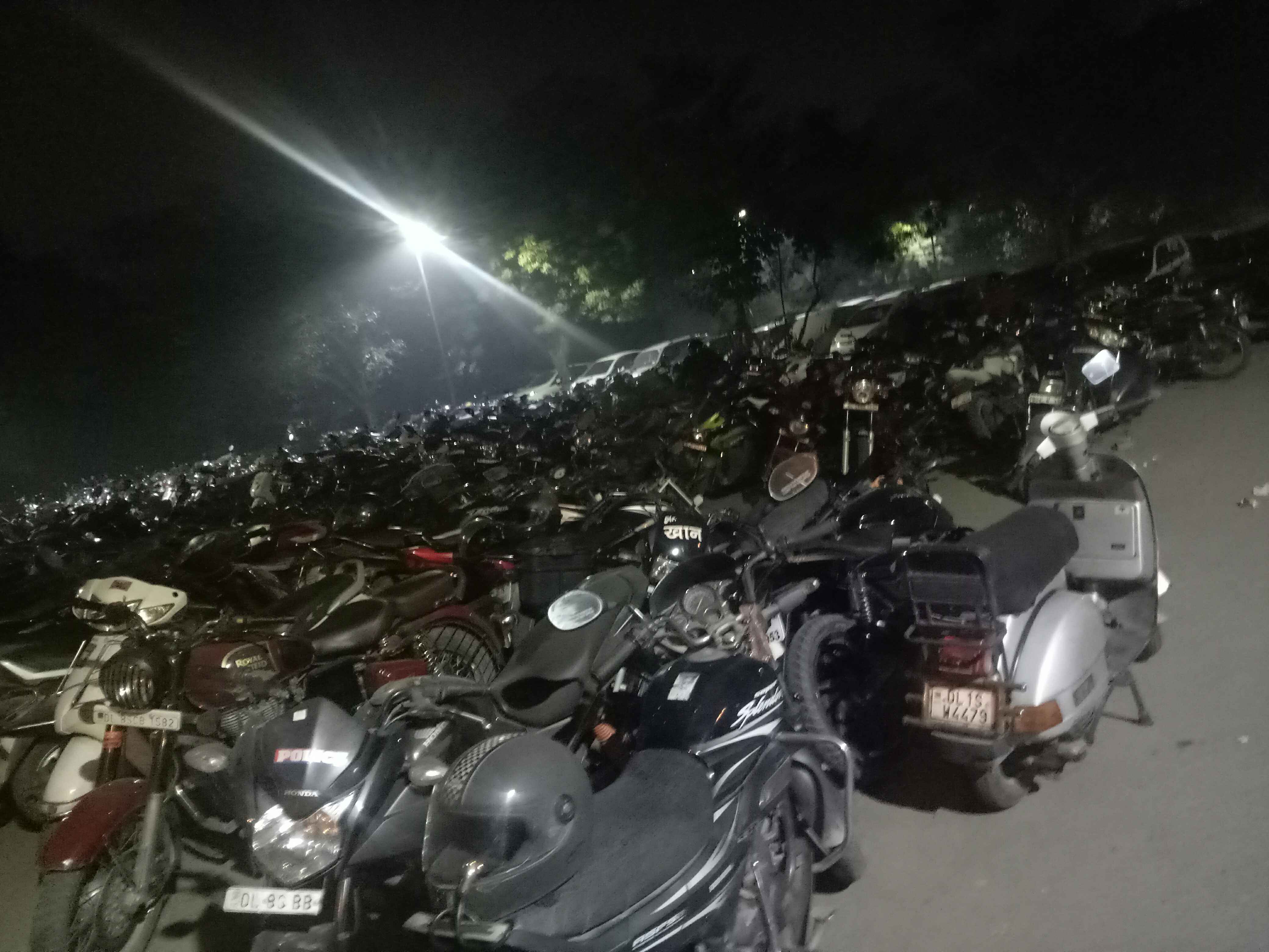 Vishwa Vidyalaya metro station parking part 2