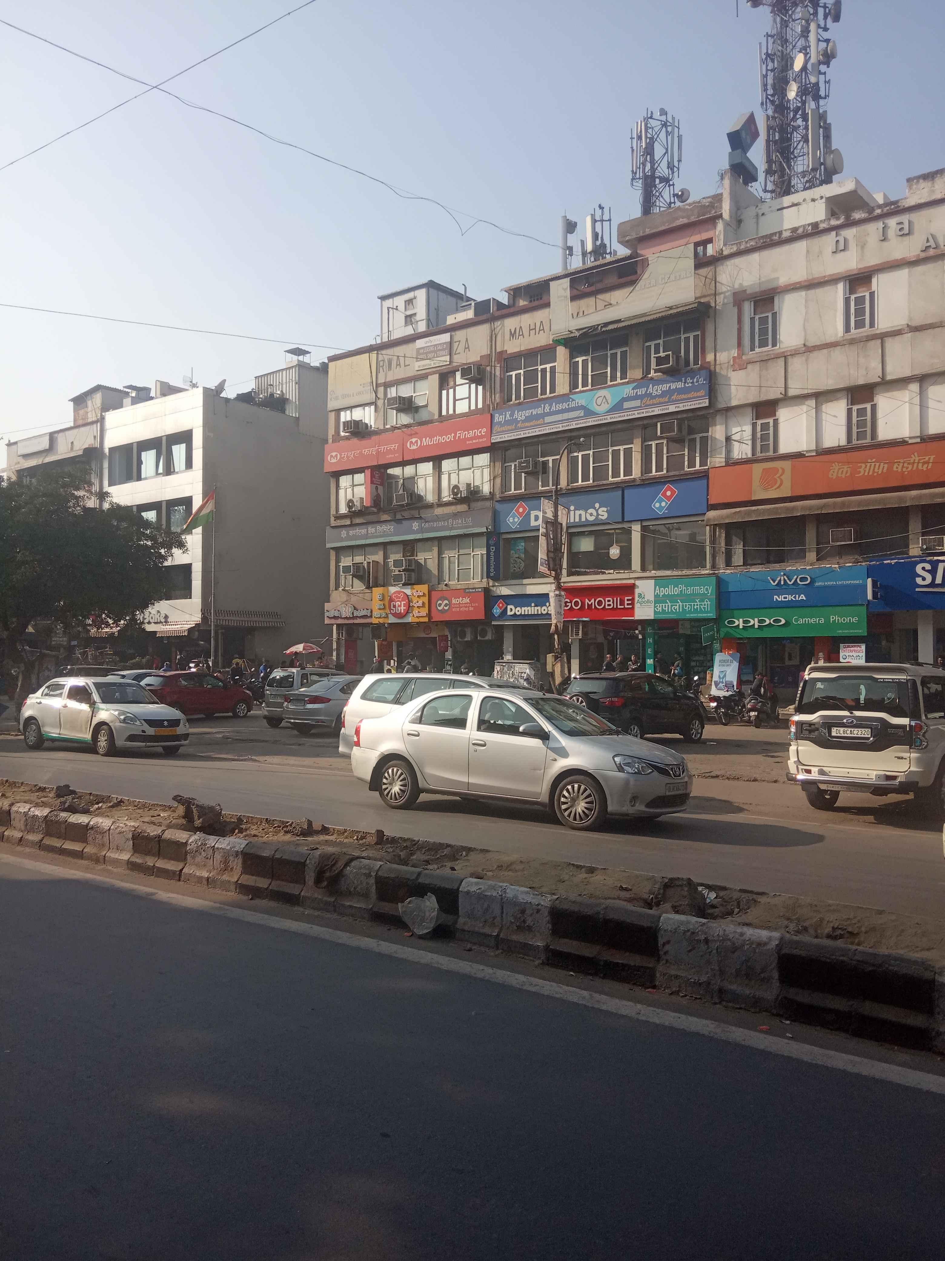 B N Market Shalimaar Bagh MCD Parking