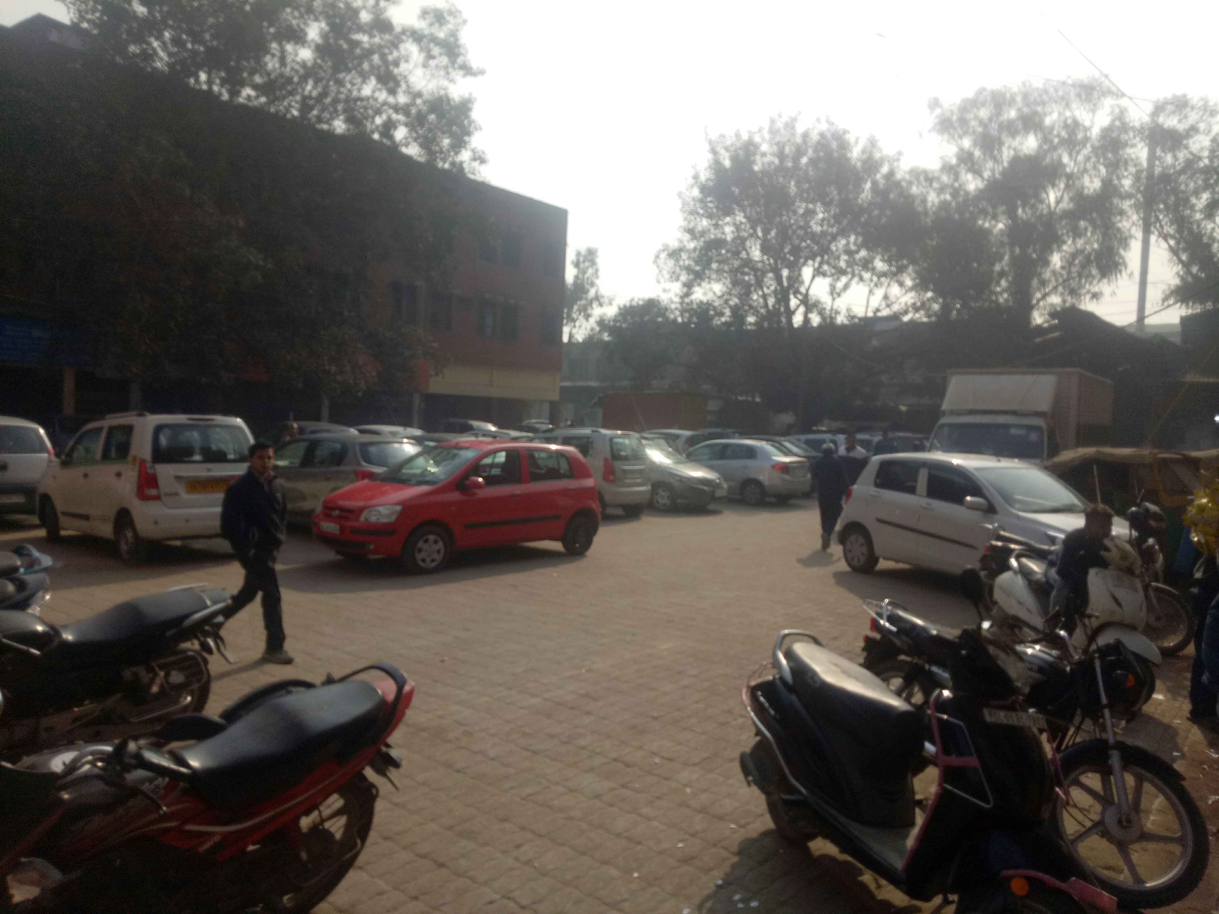 sdmc parking maya puri community center