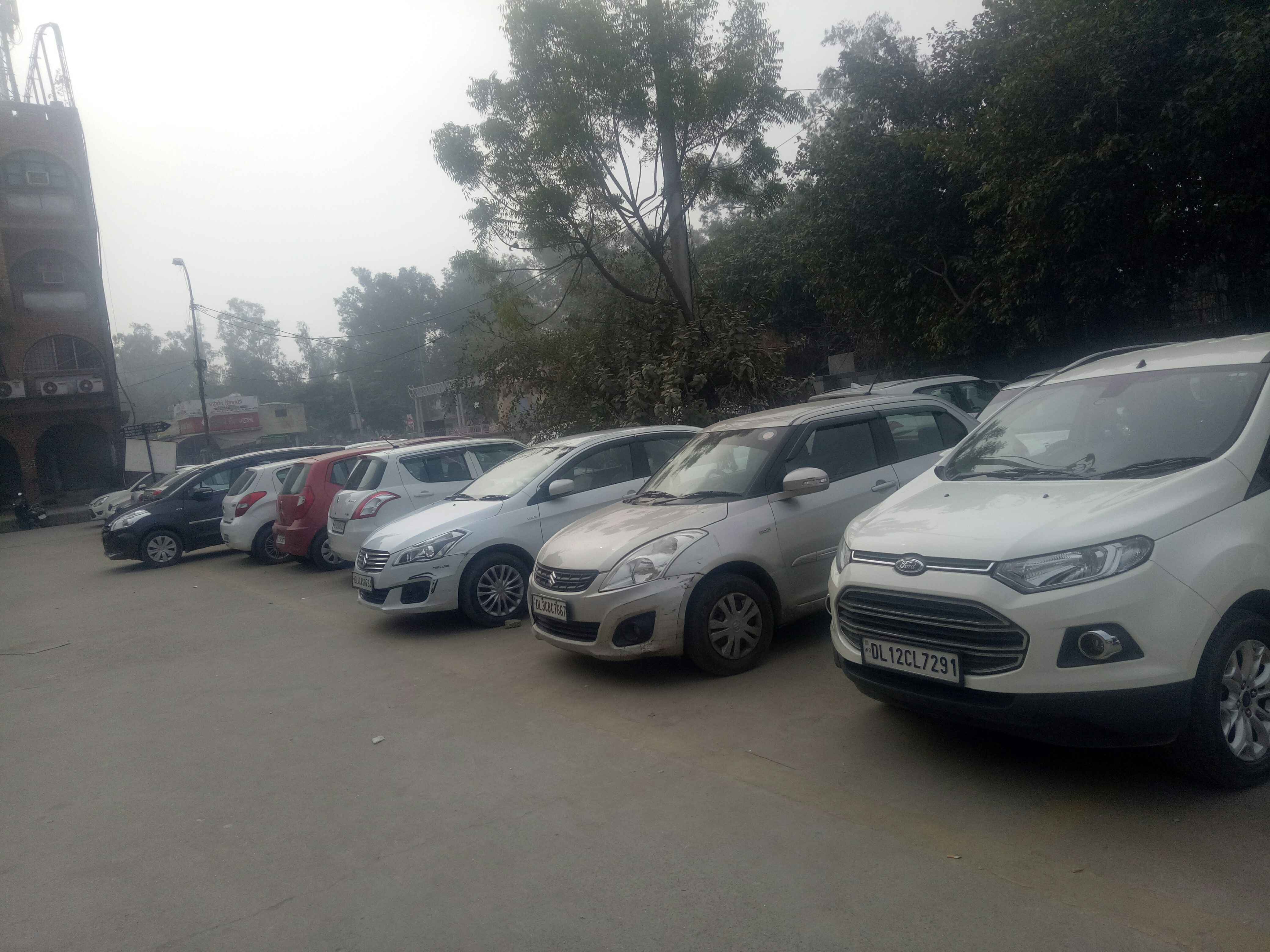 gate 5 soniya pvr parking back side vikas puri
