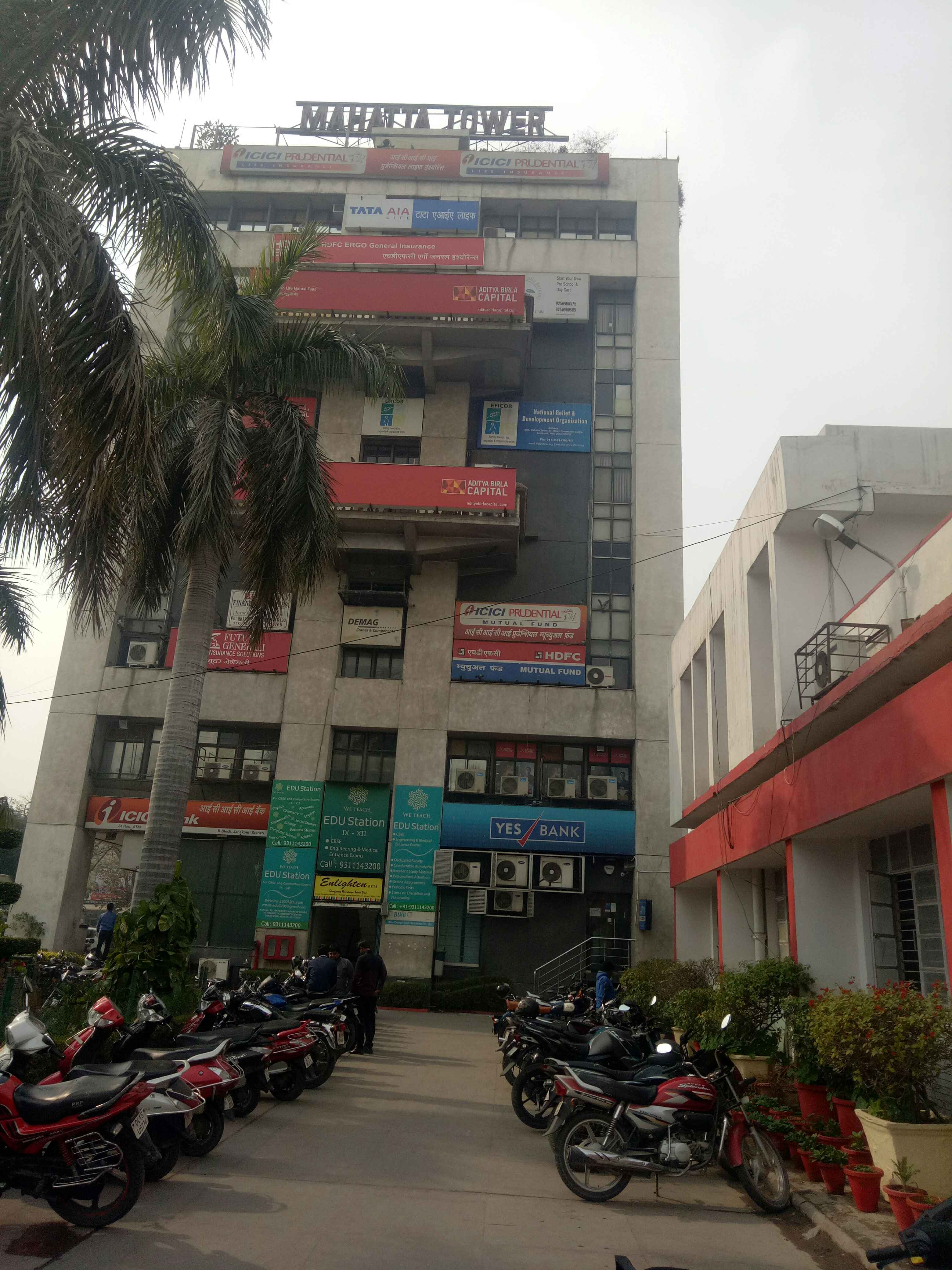 mahatta tower janakpuri parking In Dehli