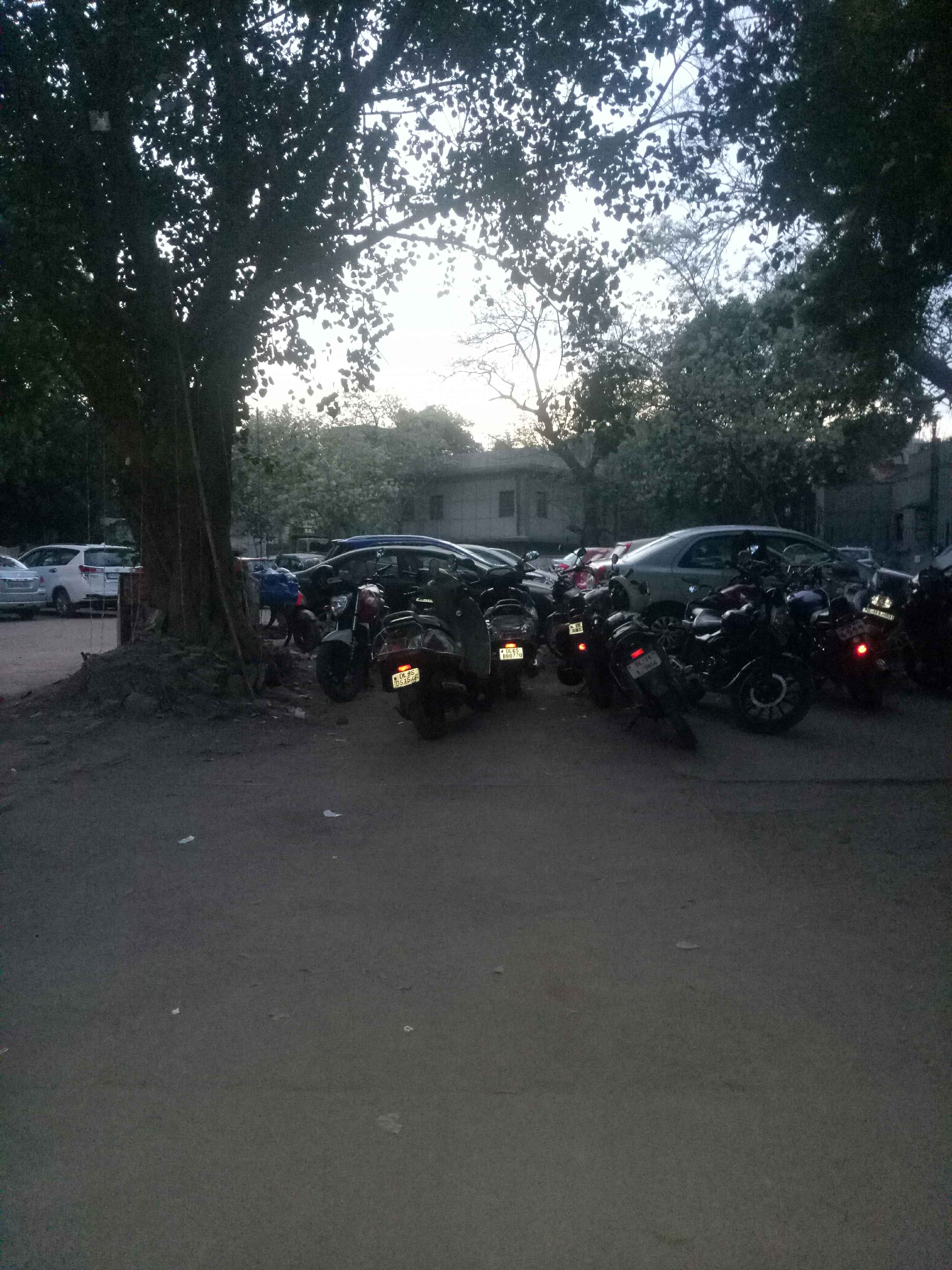 Old Rajendra Nagar parking 