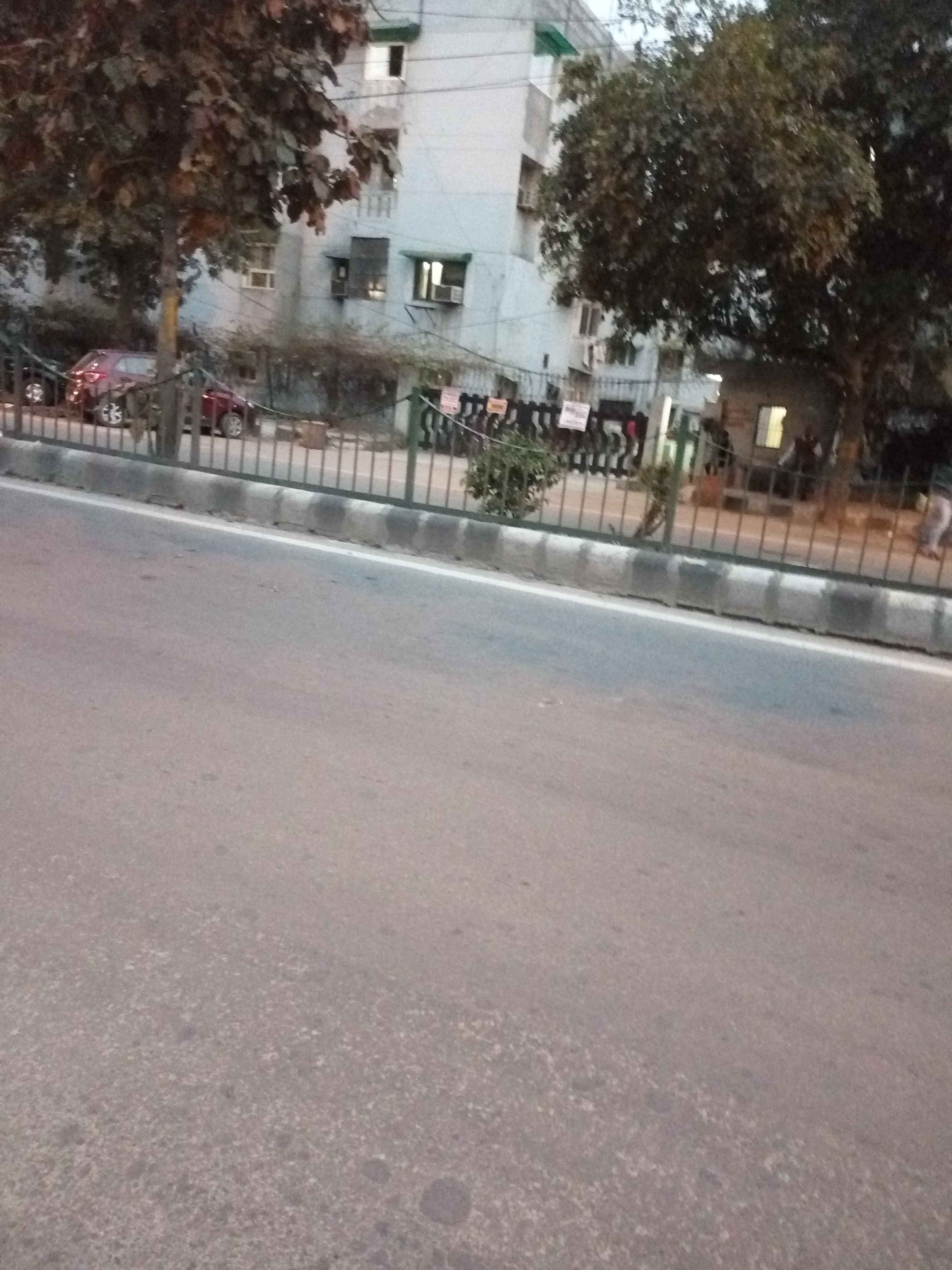 sarswati kunj apartments parking